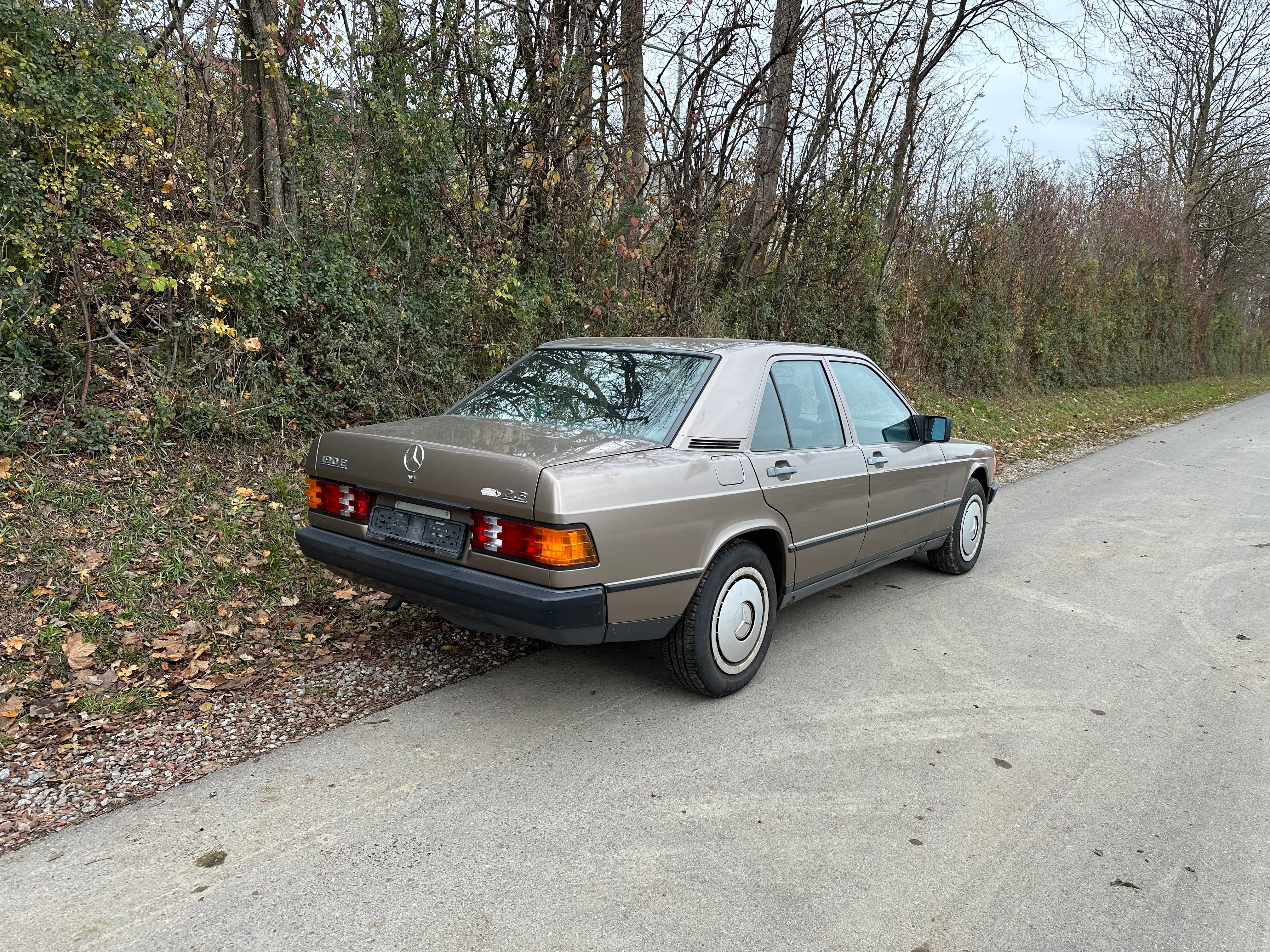 MERCEDES-BENZ 190 E 2.3