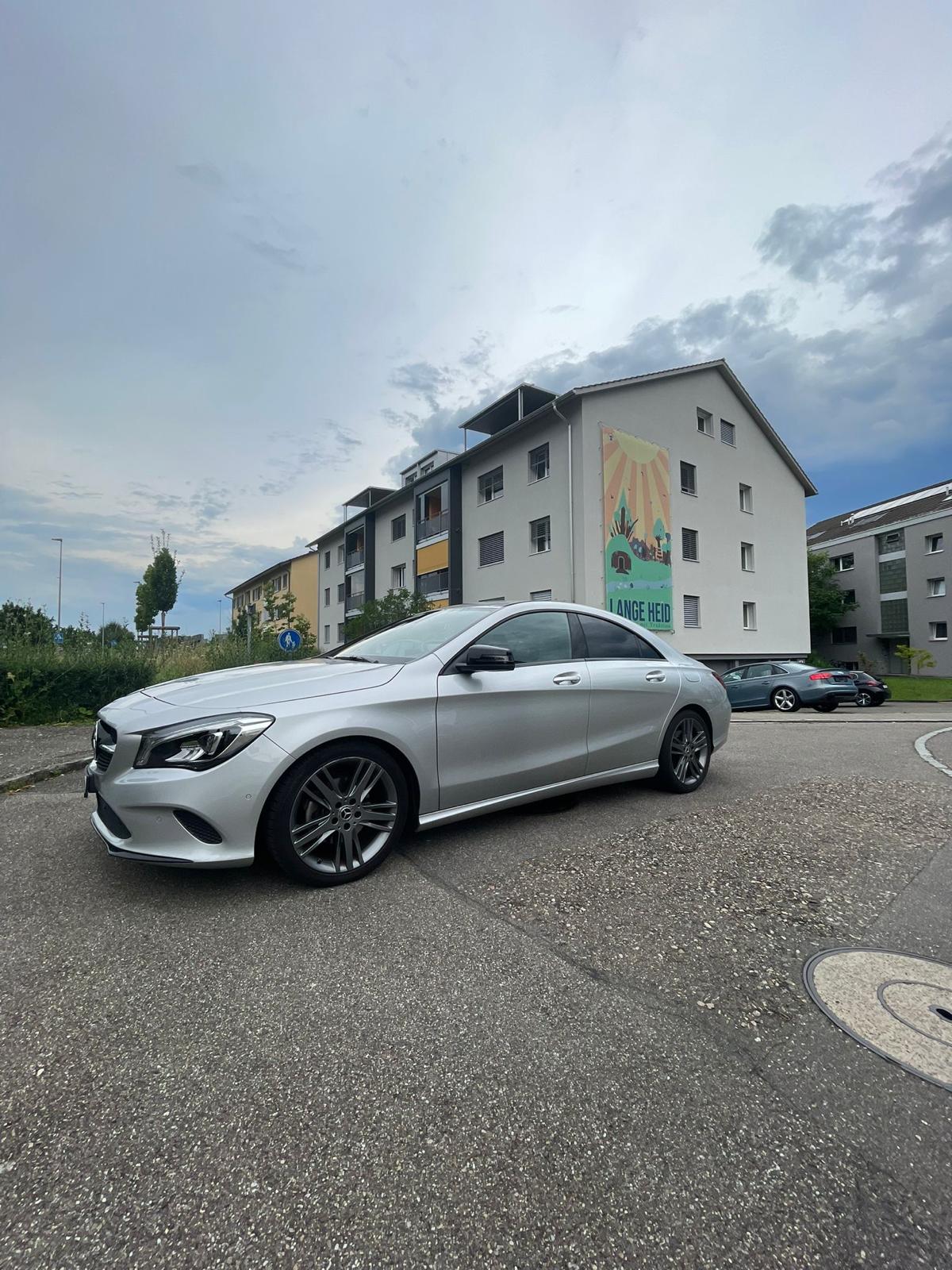 MERCEDES-BENZ CLA 200 Urban 7G-DCT