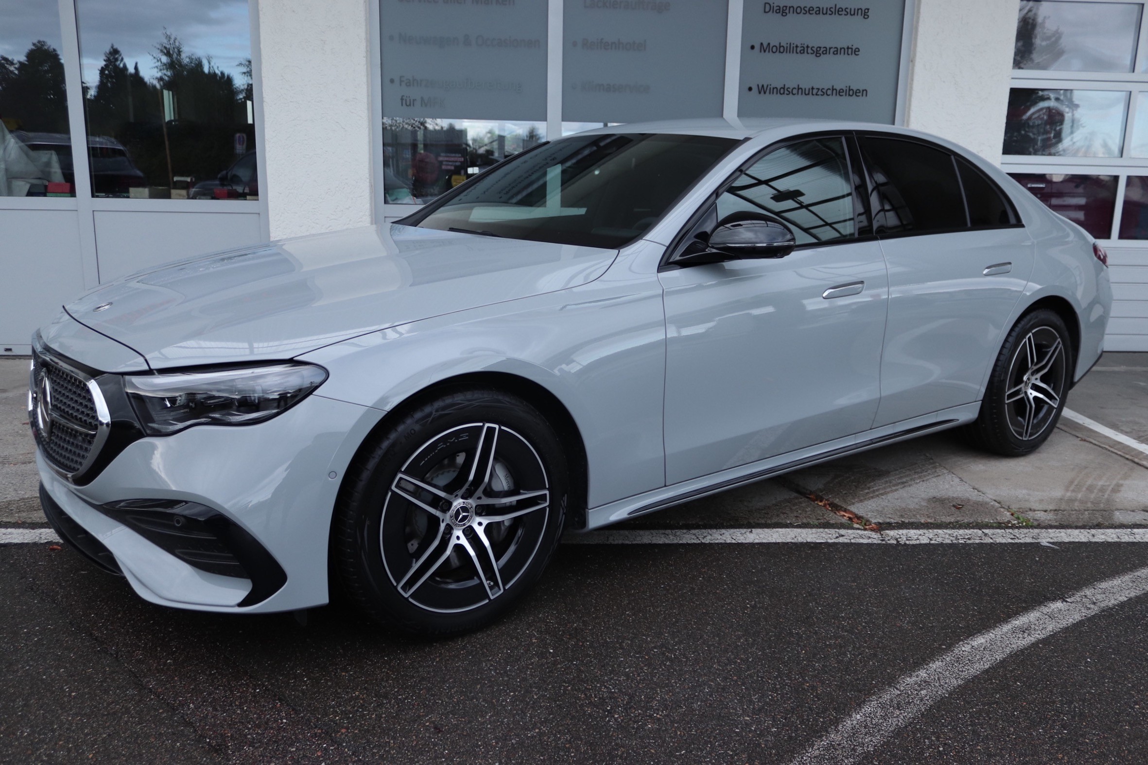 MERCEDES-BENZ E 220 d AMG Line 9G-Tronic