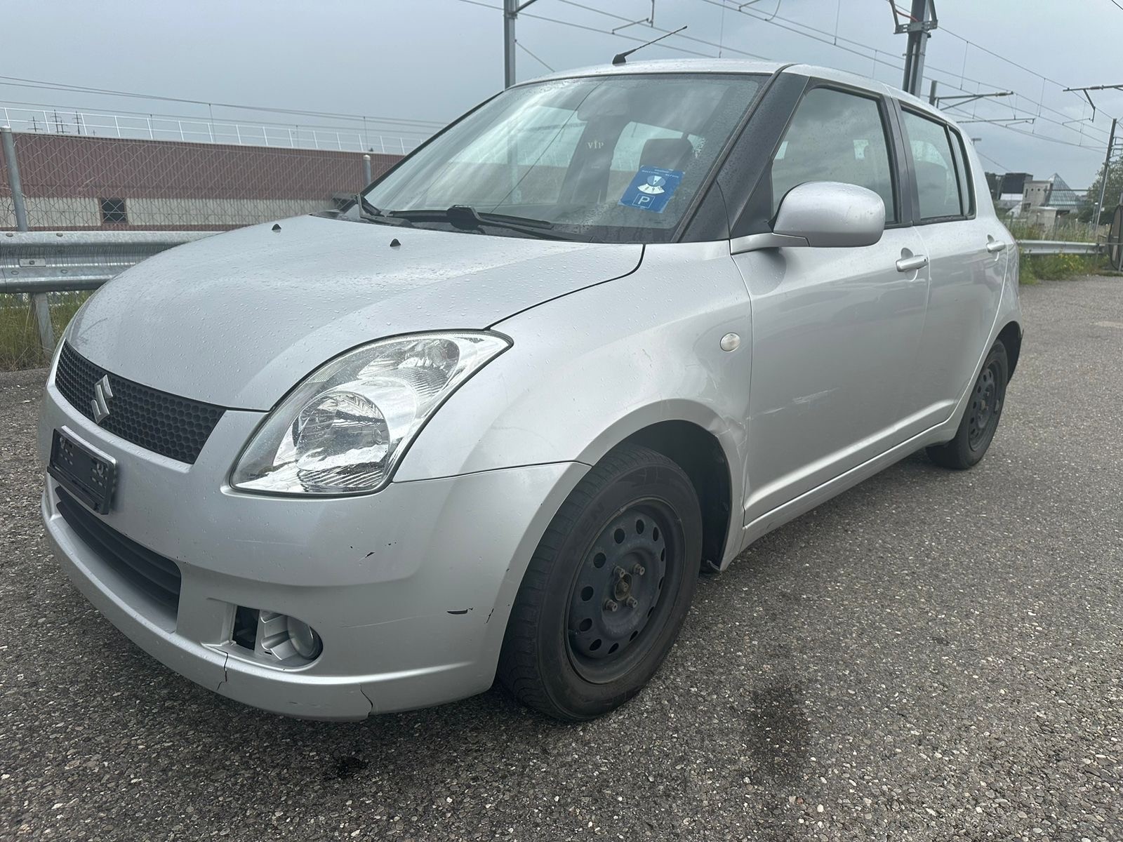 SUZUKI Swift 1.3i 16V GL Top