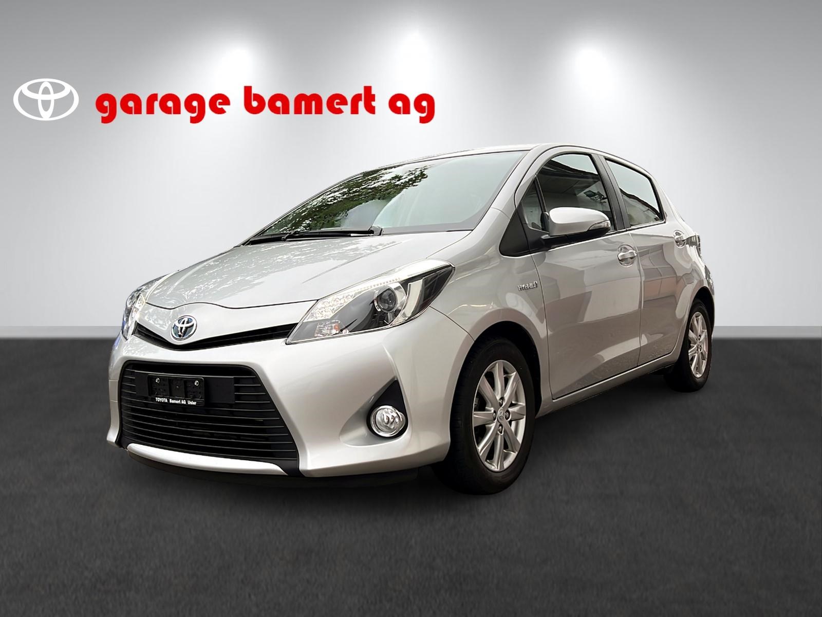 TOYOTA Yaris 1.5 VVT-i HSD Sol