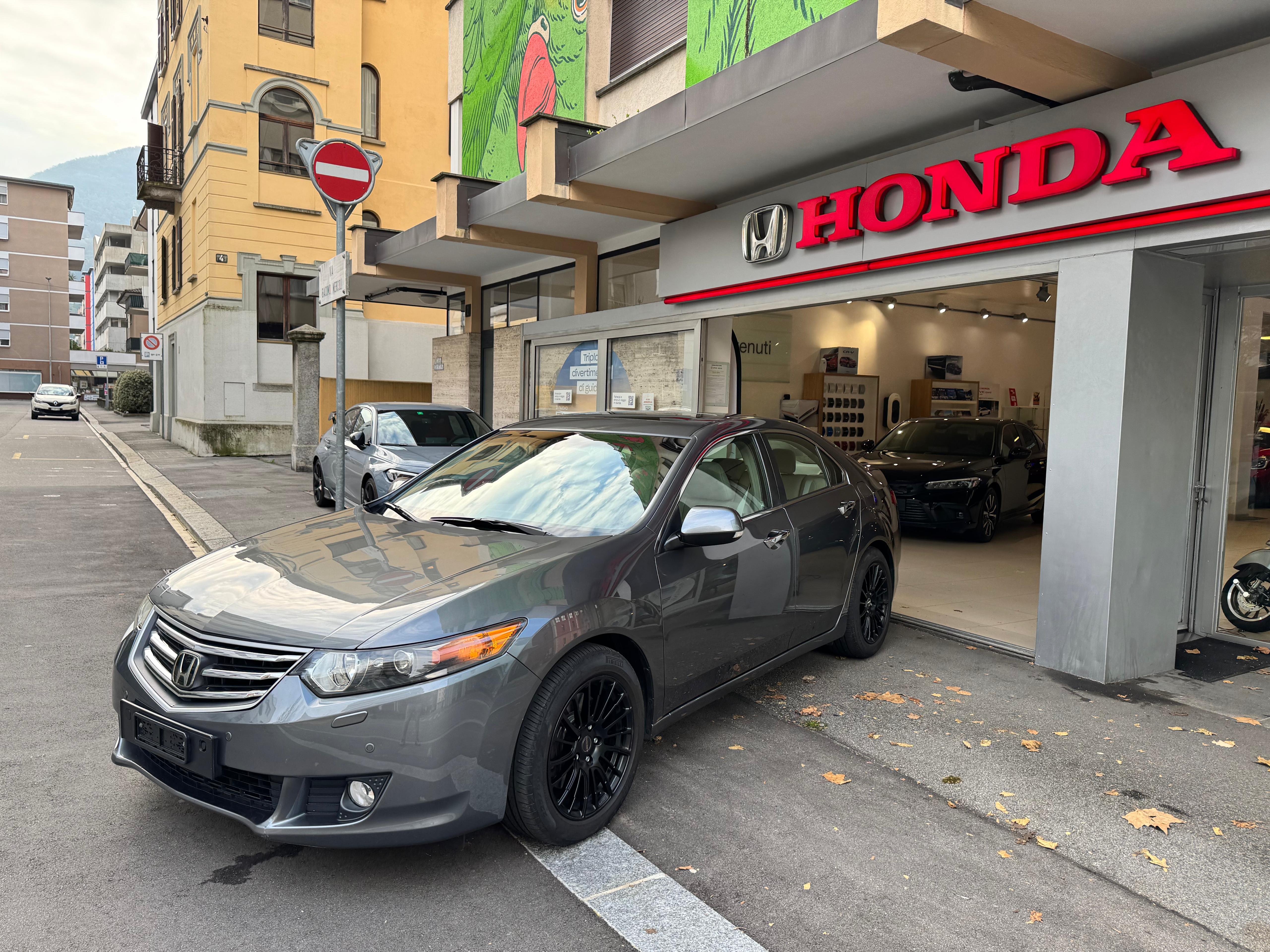 HONDA Accord 2.4i 16V Executive-Plus