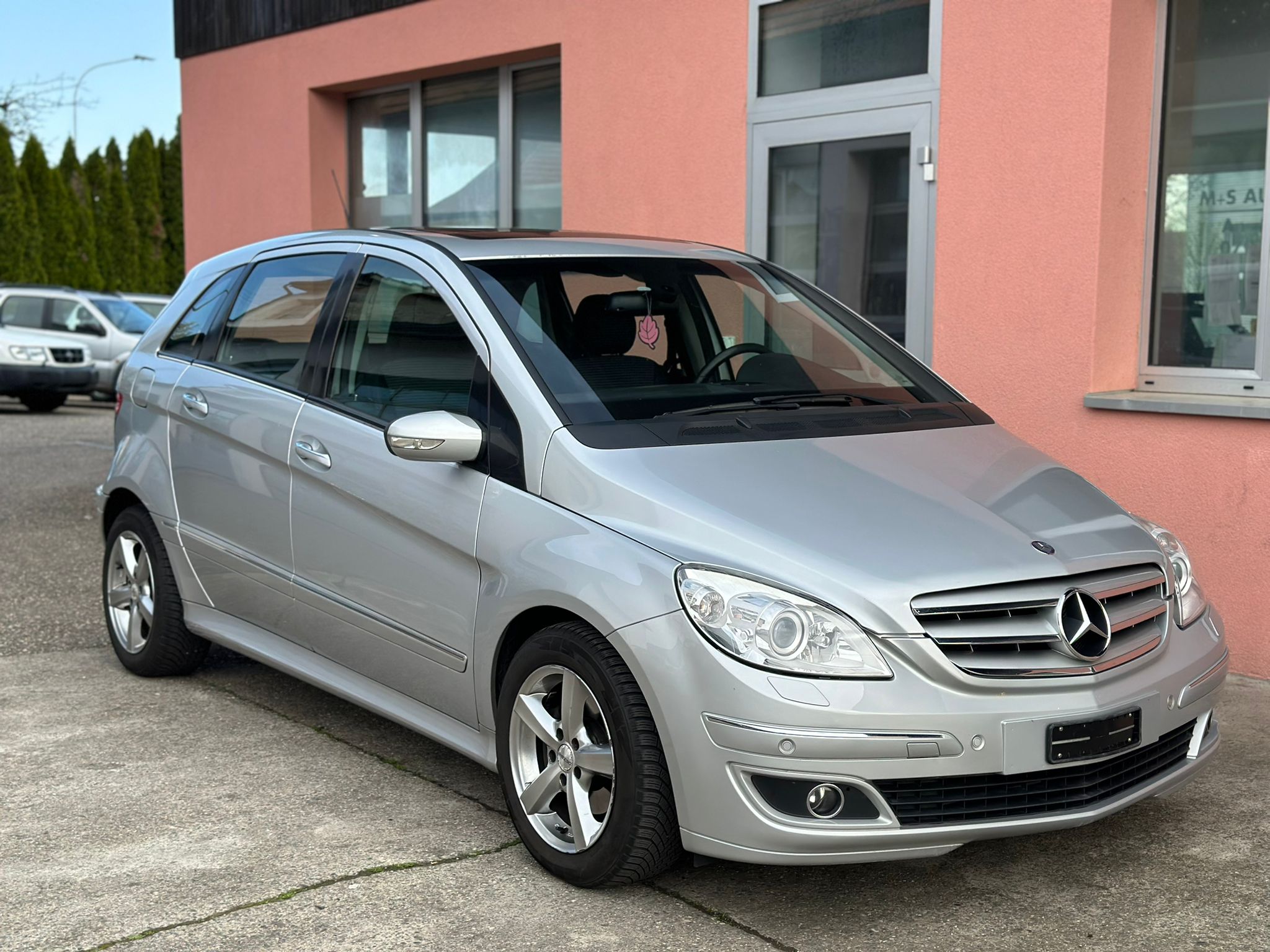 MERCEDES-BENZ B 200