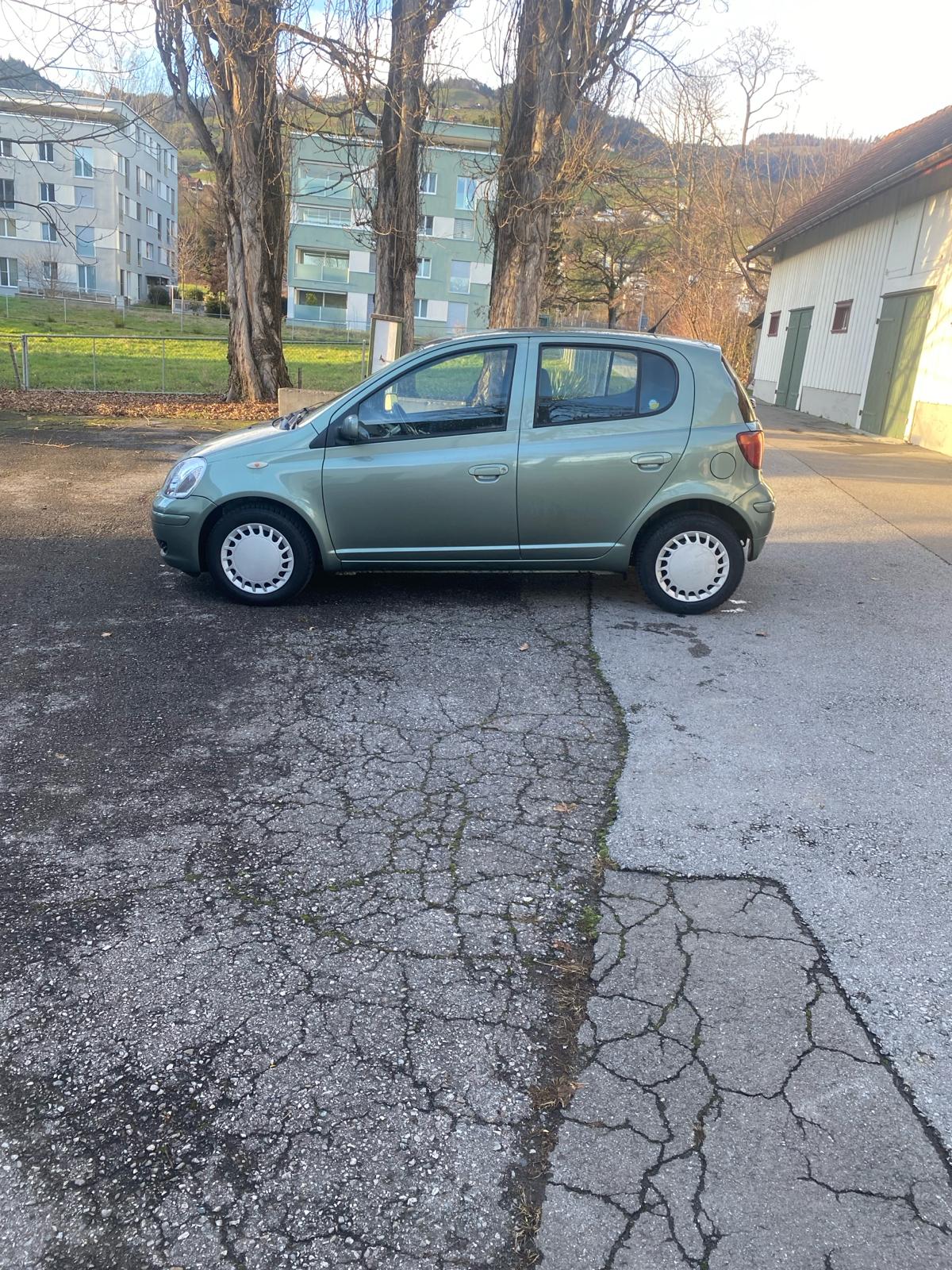 TOYOTA Yaris 1.3 Linea Luna