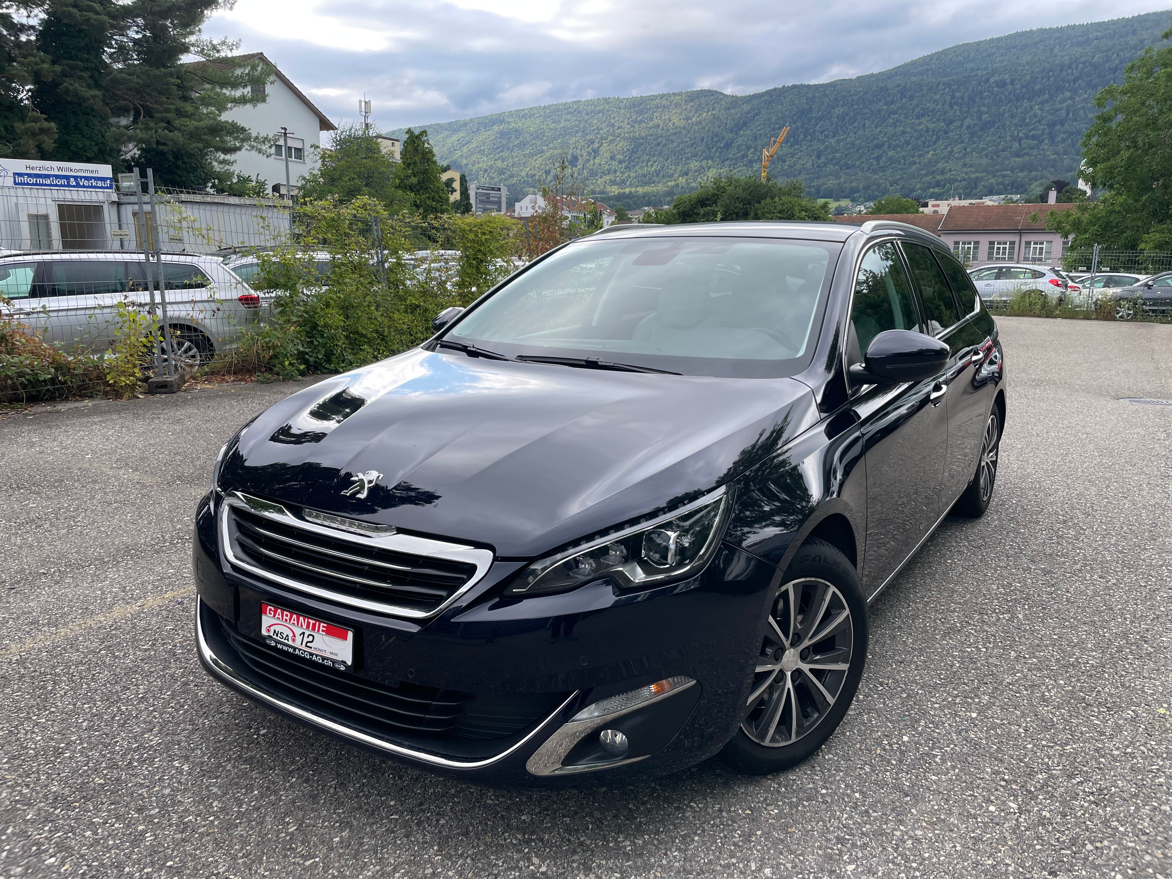 PEUGEOT 308 SW 1.6 THP Féline * Leder * Xenon * Gr. Navi * PDC V&H * Tempomat * Panoramadach * Frisch Ab MFK