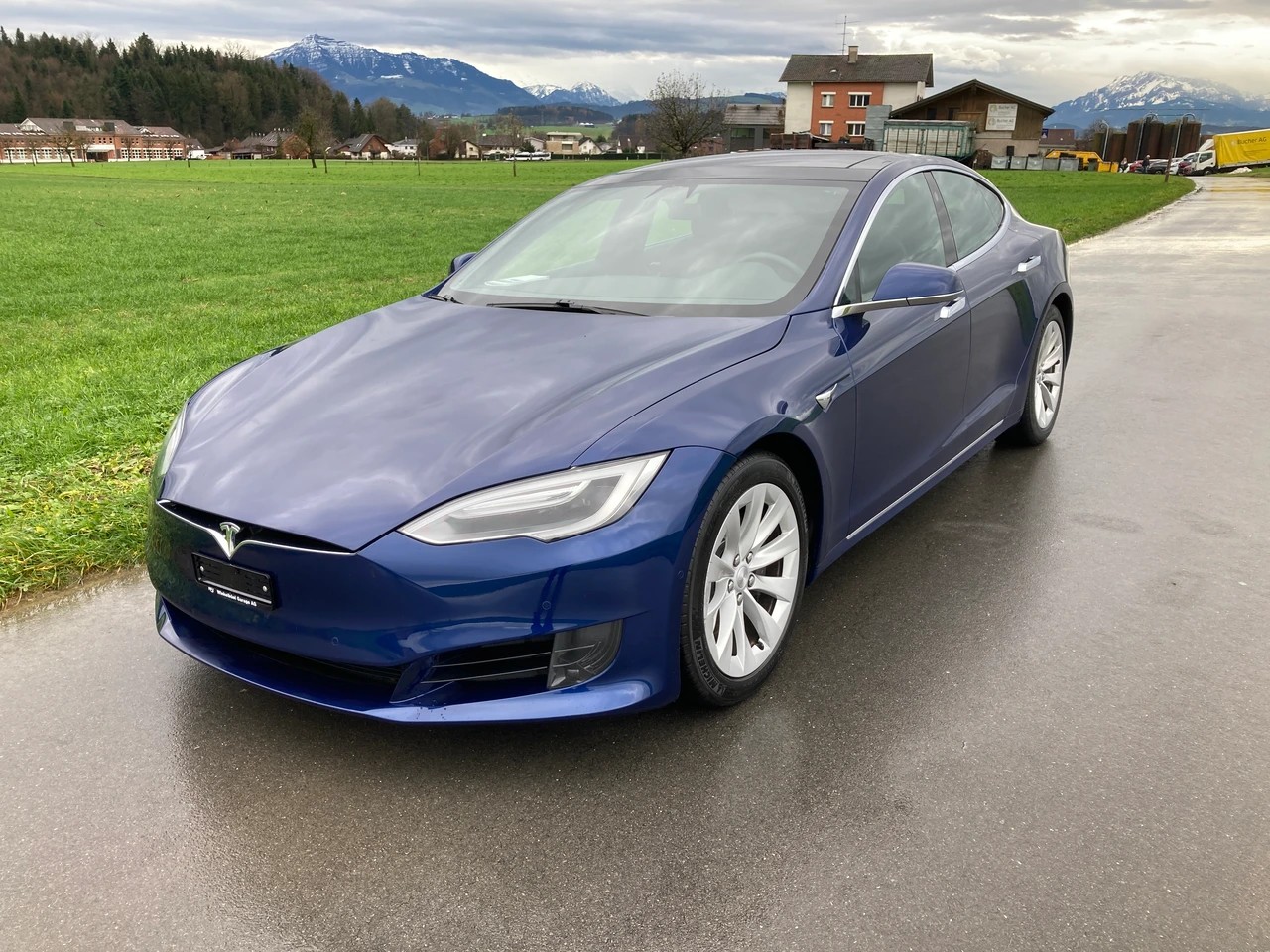 TESLA Model S 75 D