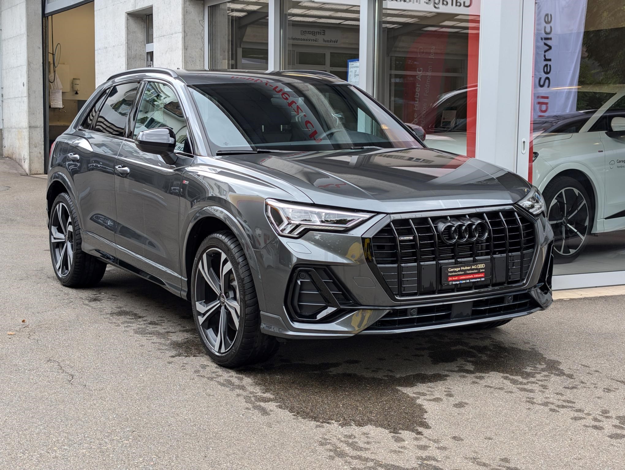 AUDI Q3 40 TFSI S line quattro S-tronic