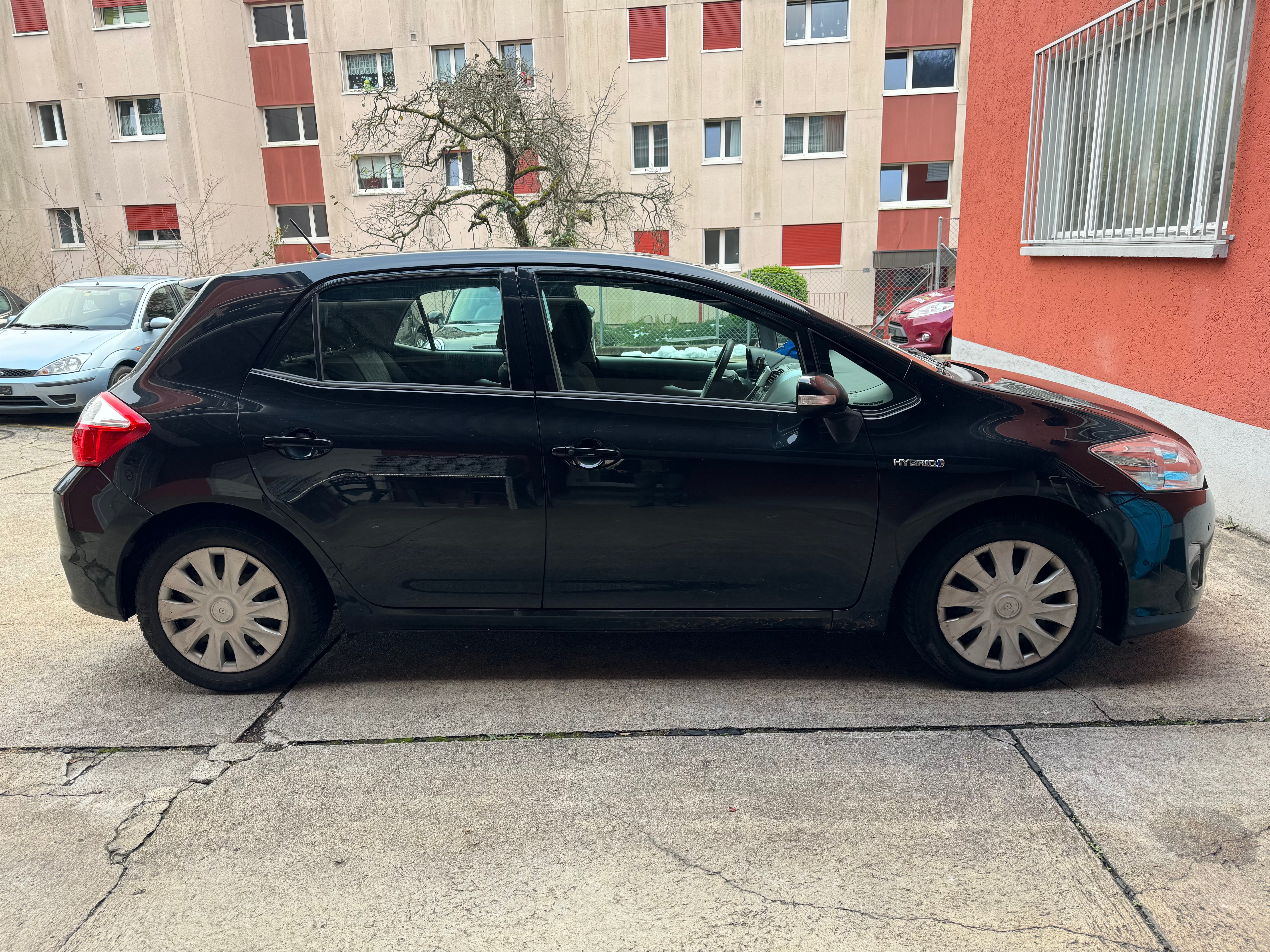 TOYOTA Auris 1.8 16V HSD Linea Sol