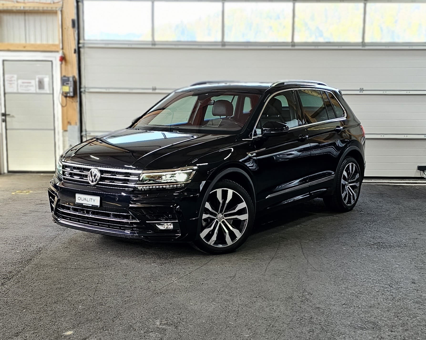 VW Tiguan 2.0TSI Highline R-LINE 4Motion DSG *CH Fahrzeug*