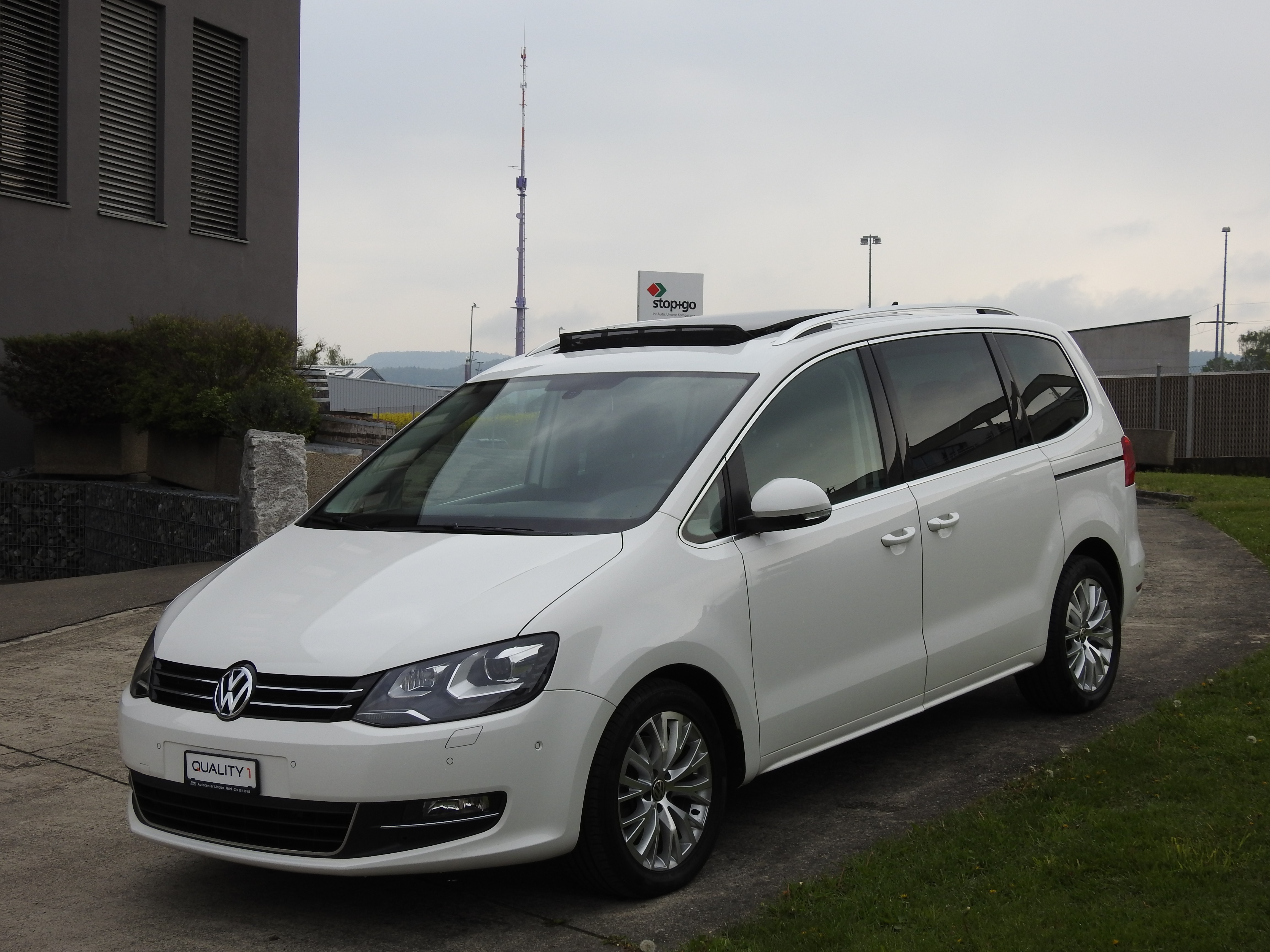 VW Sharan 2.0 TDI BMT Highline Facelift 4Motion frisch ab MFK, AHK, 7 Sitze, Leder, 8 fach berädert, 1 Jahre Garntie by Quality