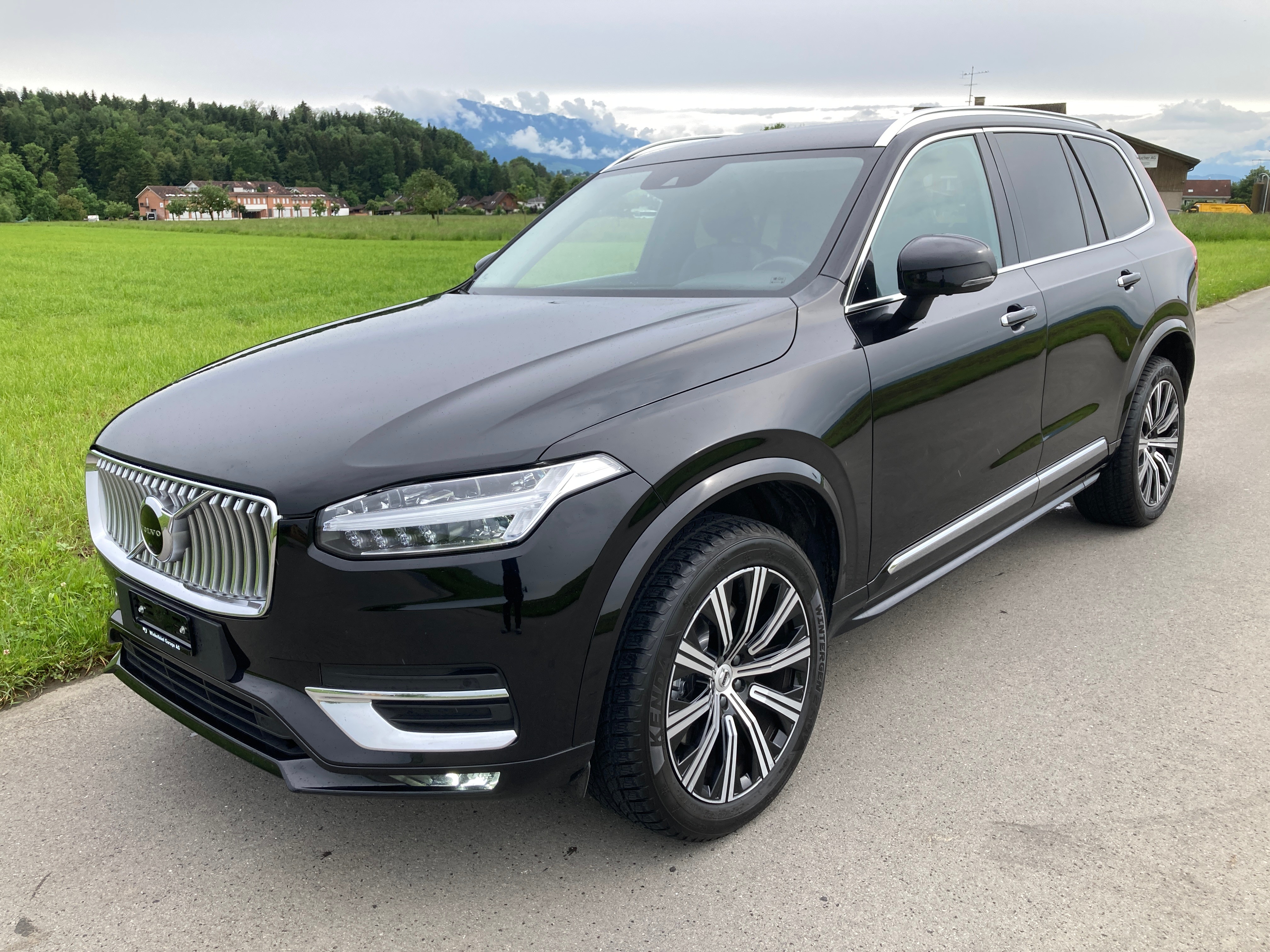 VOLVO XC90 B5 Benzin Mild Hybrid AWD Inscription Geartronic 7 Sitzer