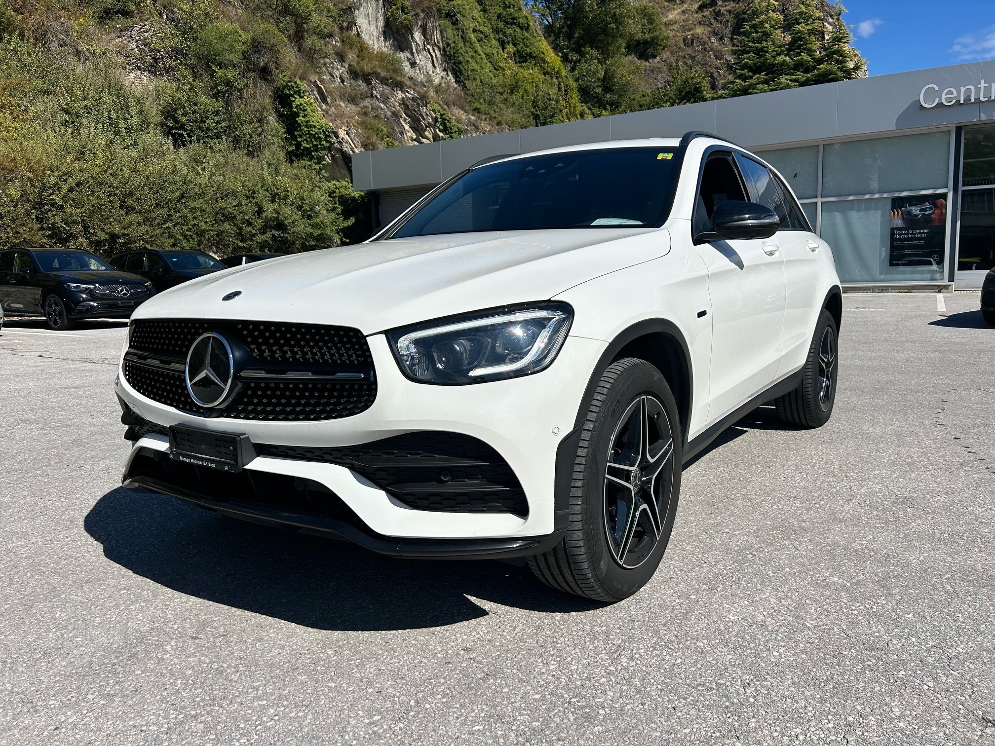 MERCEDES-BENZ GLC 300 e AMG Line 4Matic