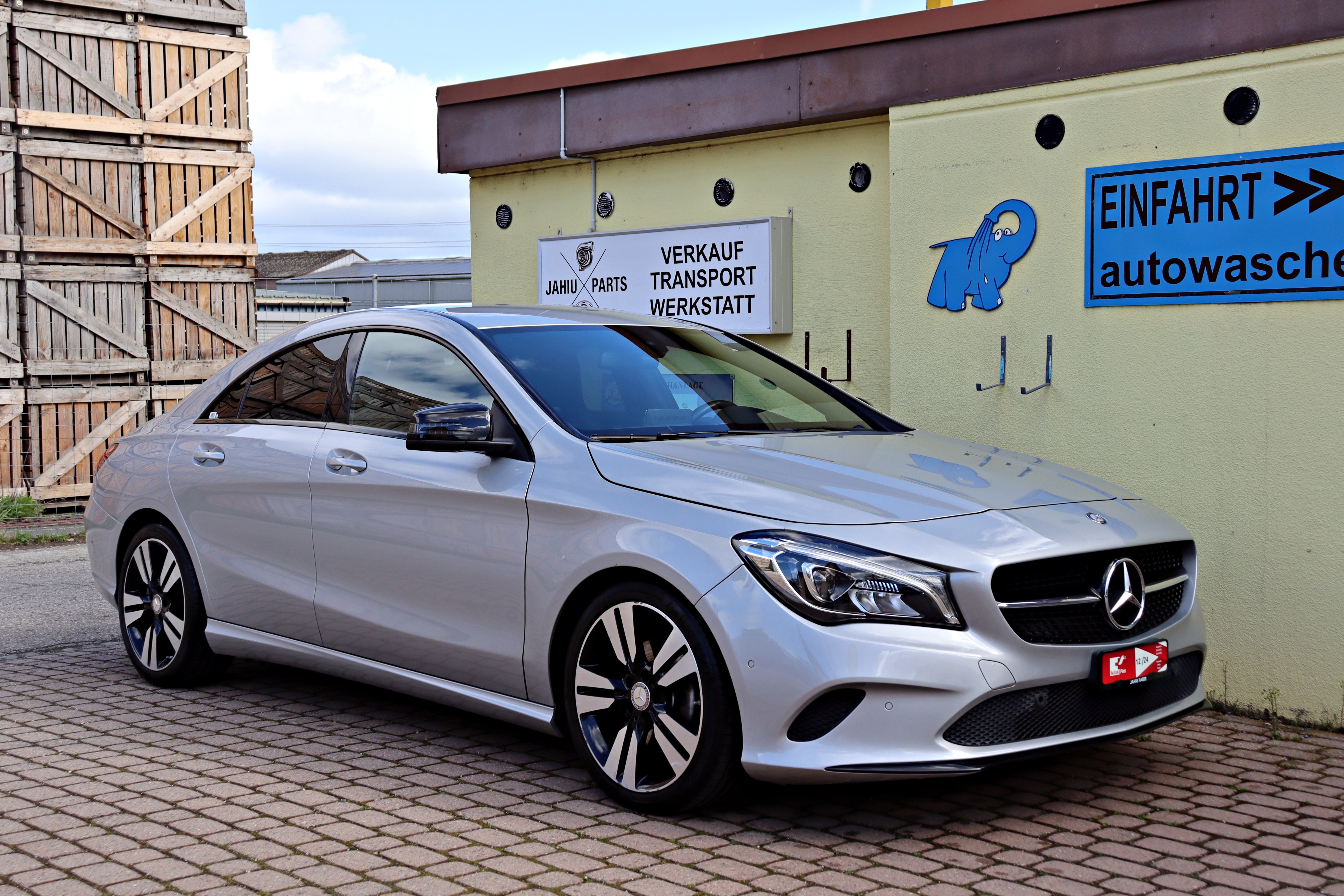 MERCEDES-BENZ CLA 200 Night Star 7G-DCT