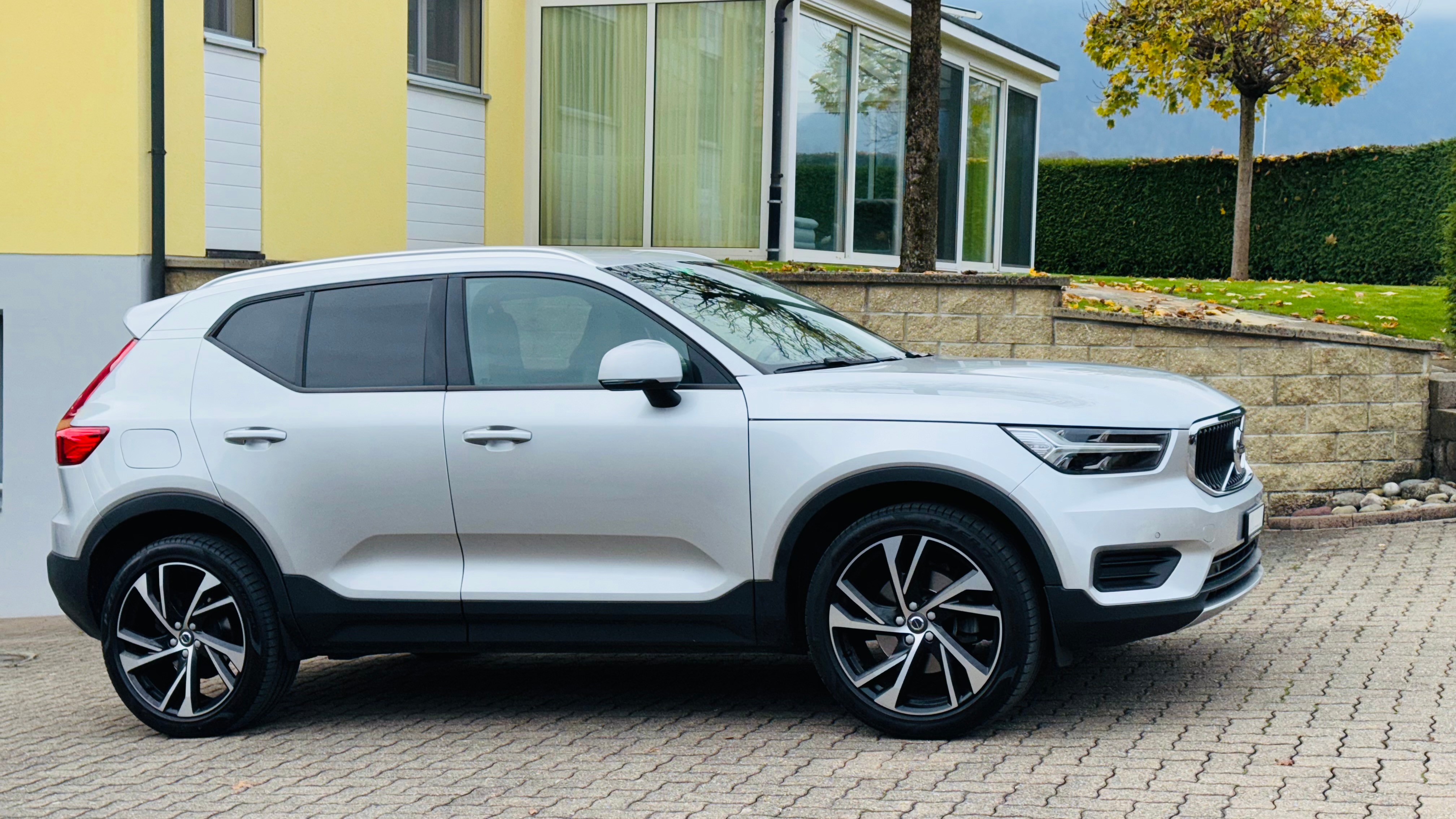 VOLVO XC40 D4 AWD Momentum Geartronic