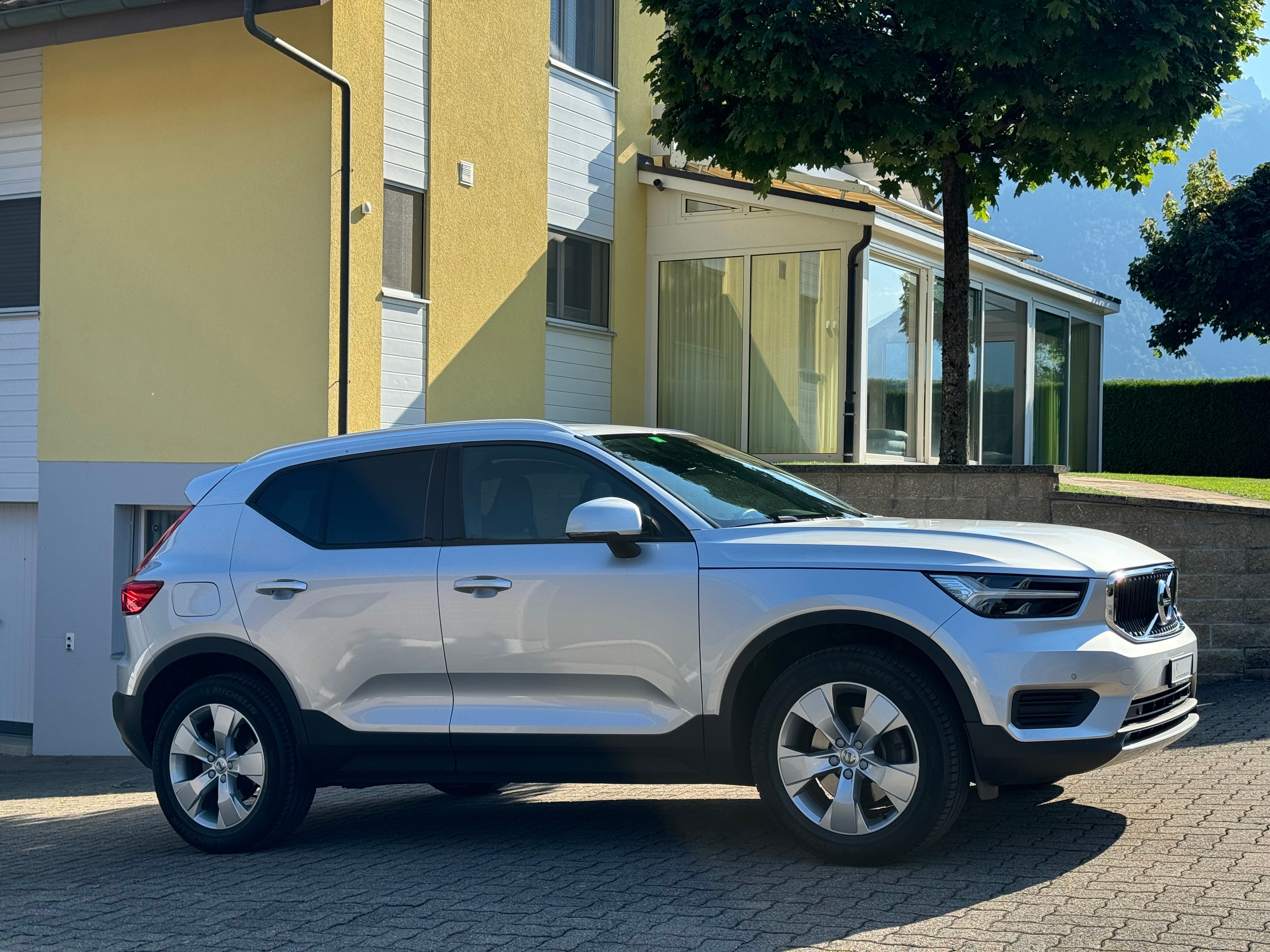 VOLVO XC40 D4 AWD Momentum Geartronic