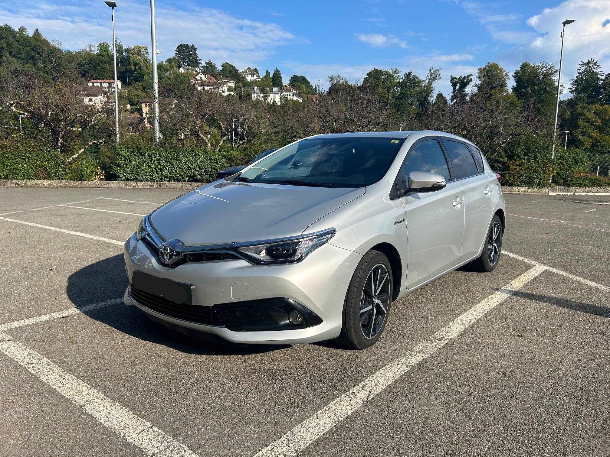 TOYOTA Auris 1.8 HSD Trend e-CVT