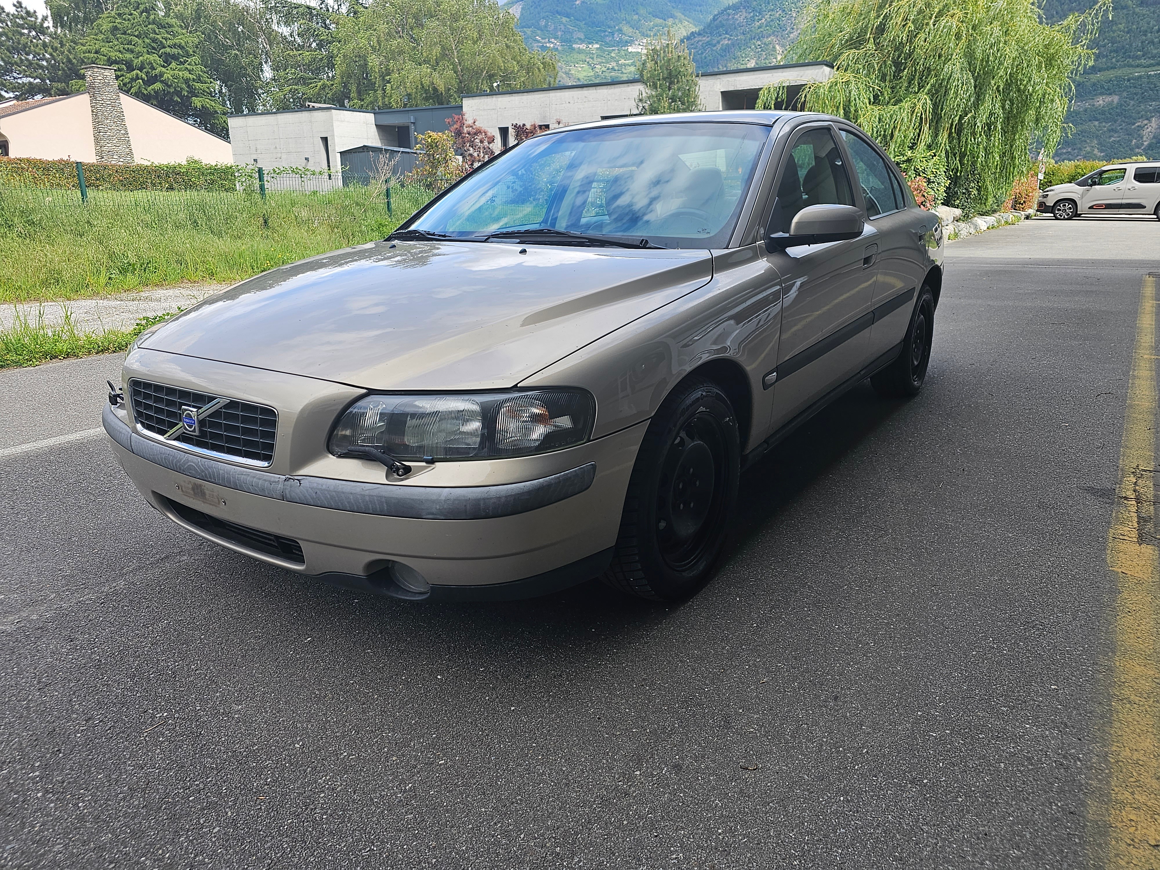 VOLVO S60 2.5T AWD