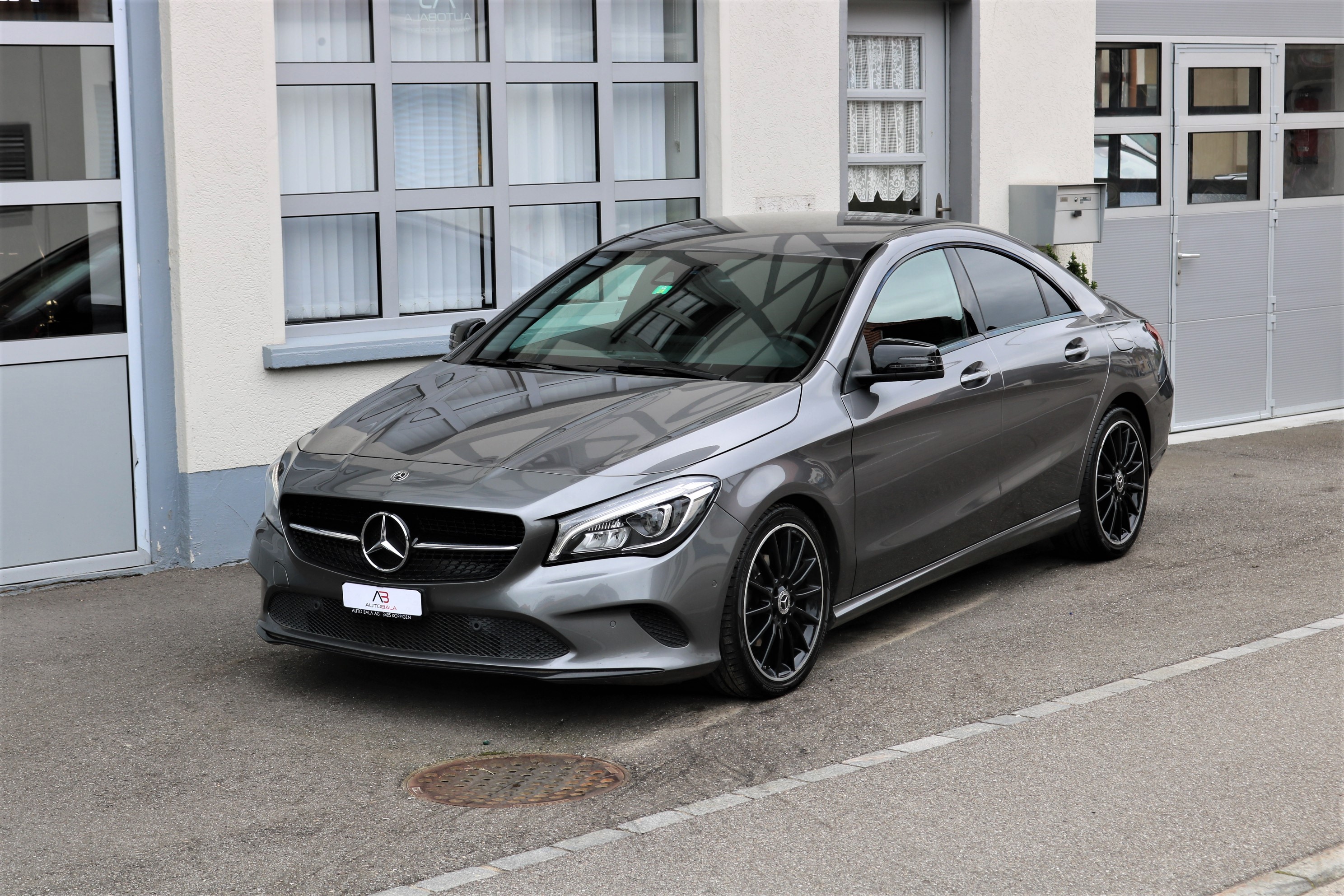 MERCEDES-BENZ CLA 200 Night Star 7G-DCT (CH)