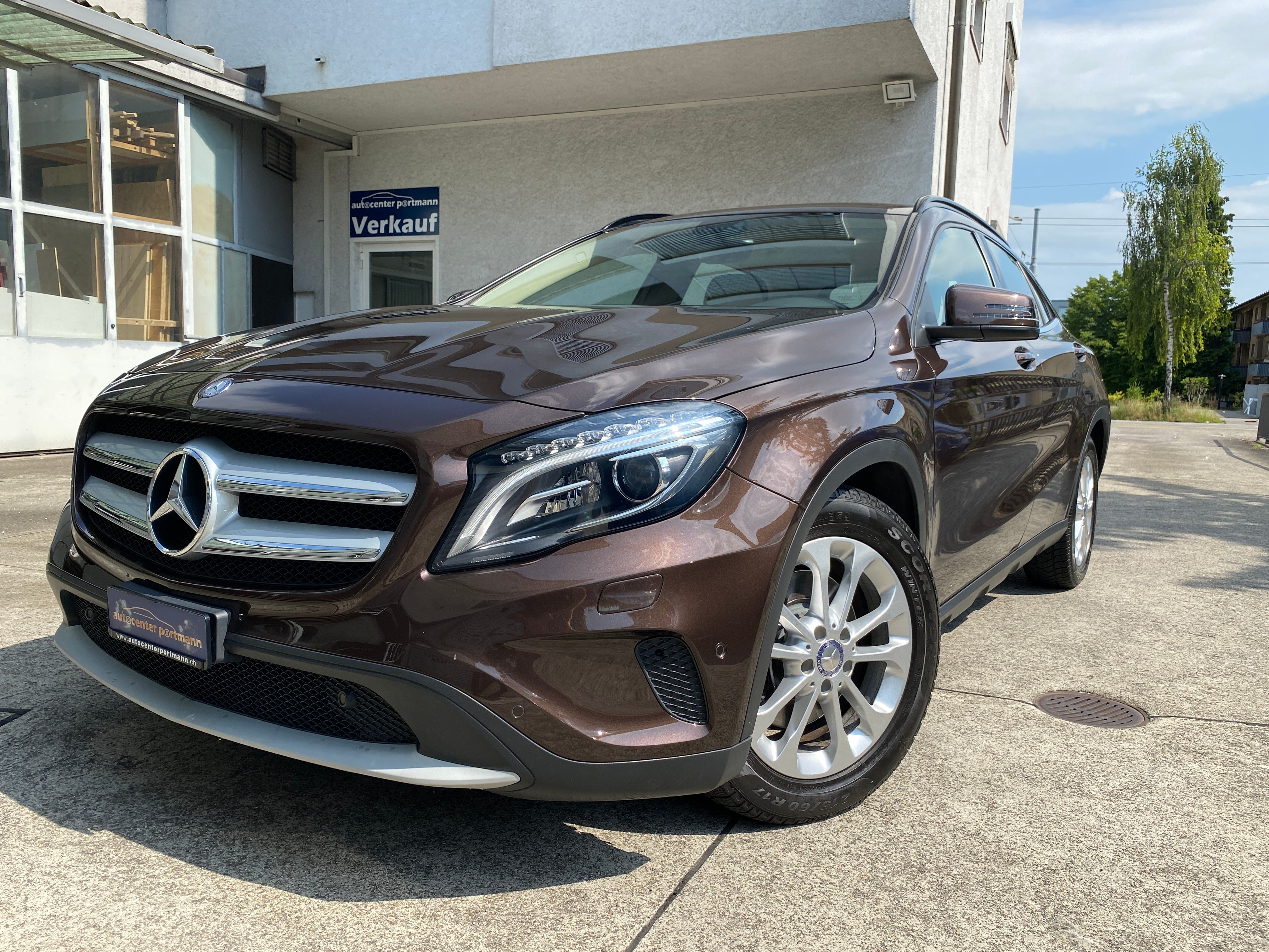 MERCEDES-BENZ GLA 250 Style 4Matic 7G-DCT