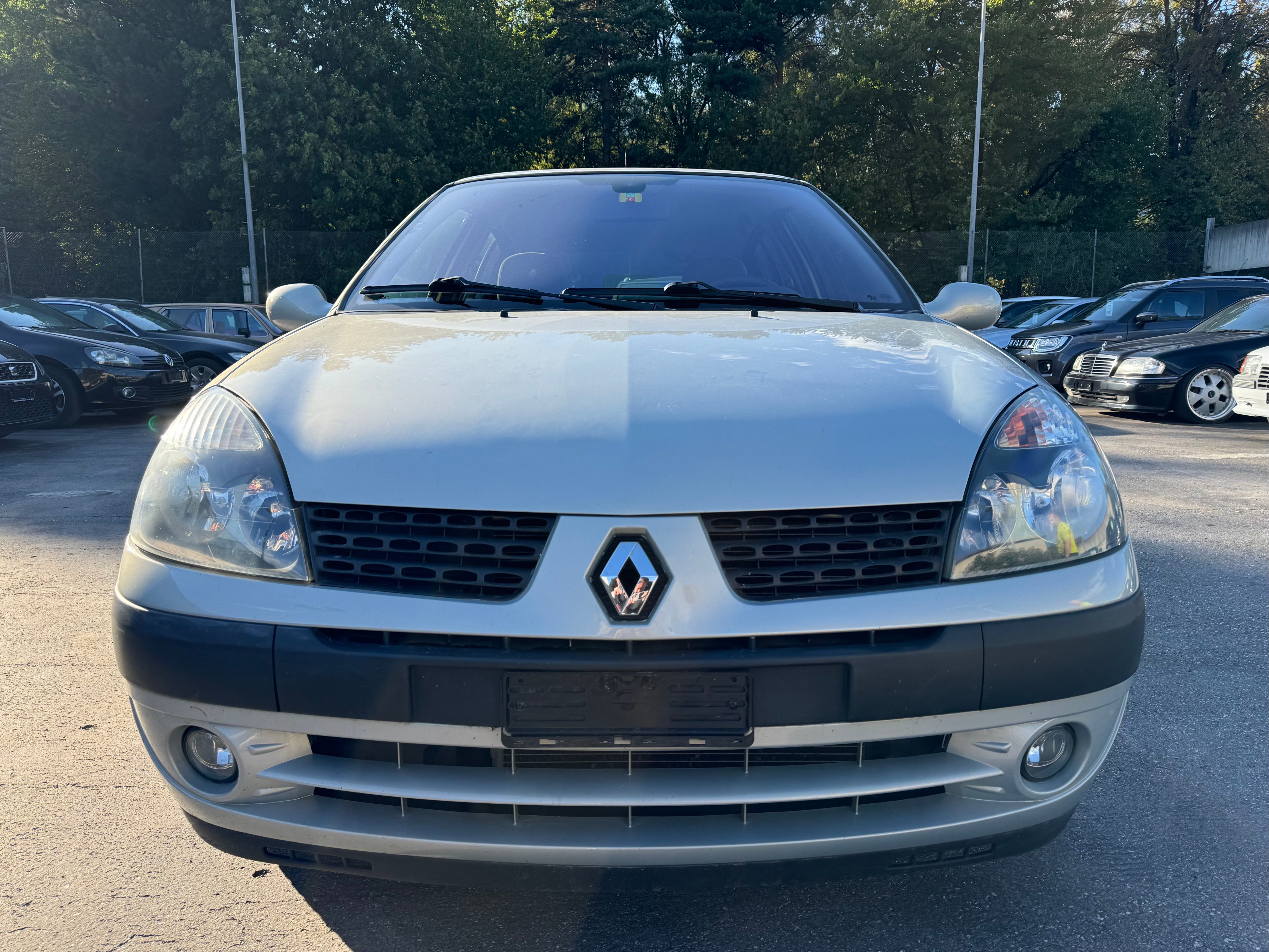 RENAULT Clio 1.6 16V Initiale