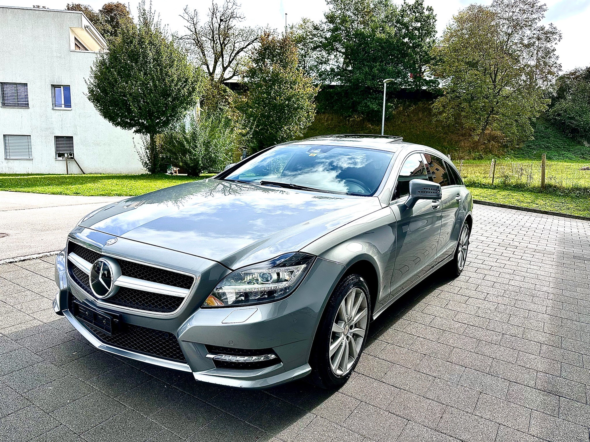 MERCEDES-BENZ CLS Shooting Brake 350 CDI 4Matic AMG / TOP CH Fahrzeug!