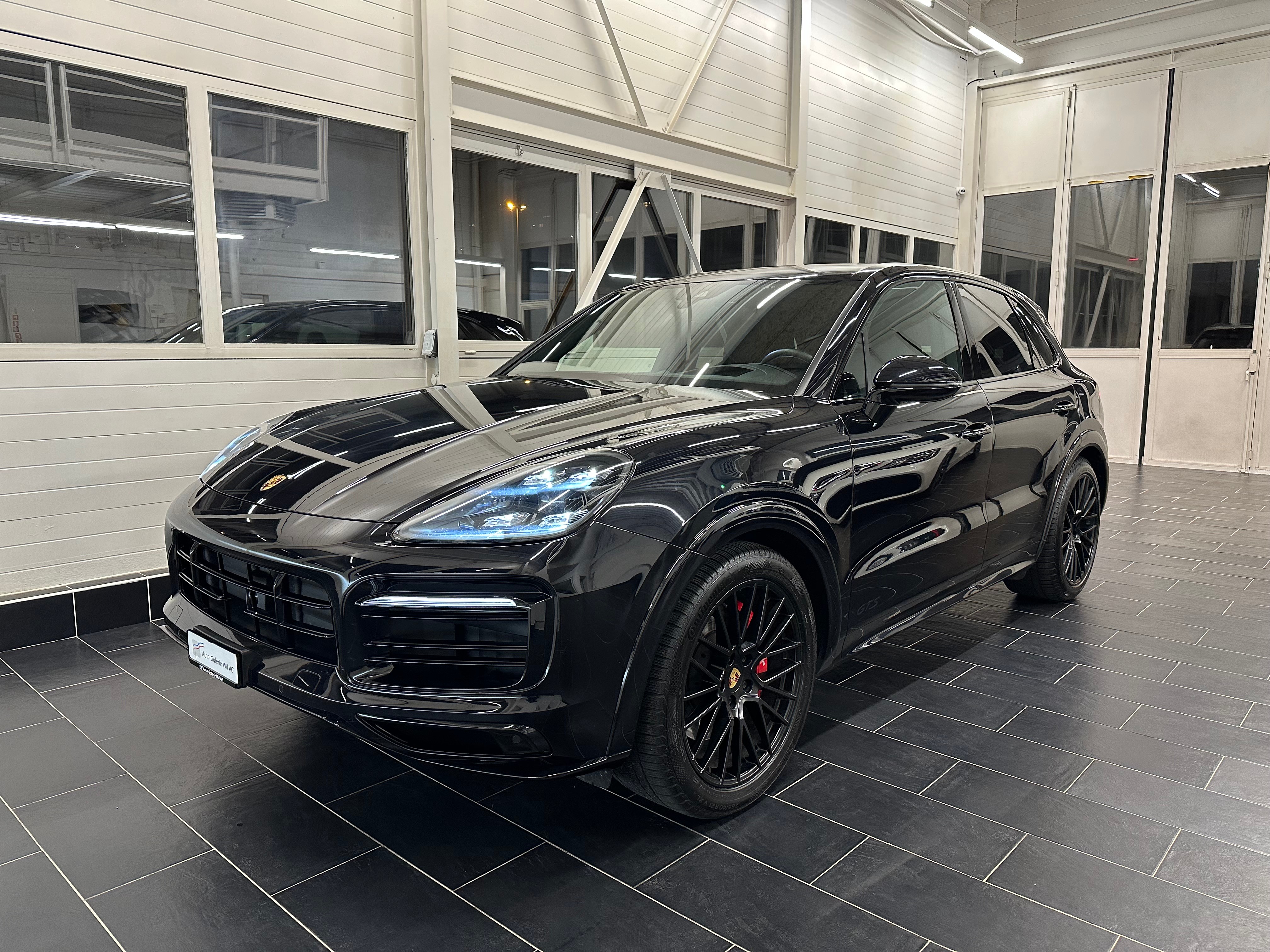 PORSCHE Cayenne GTS