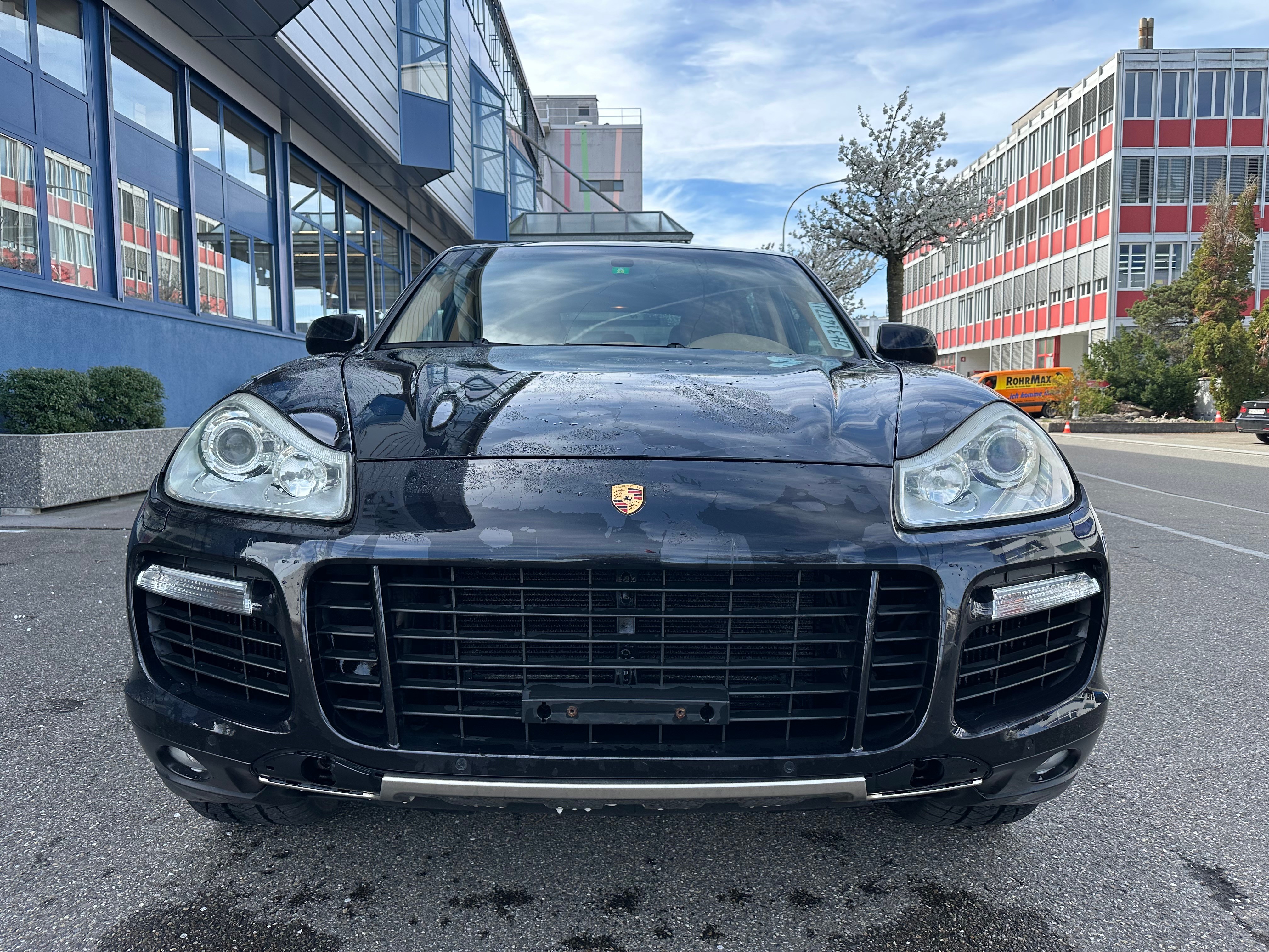 PORSCHE Cayenne Turbo