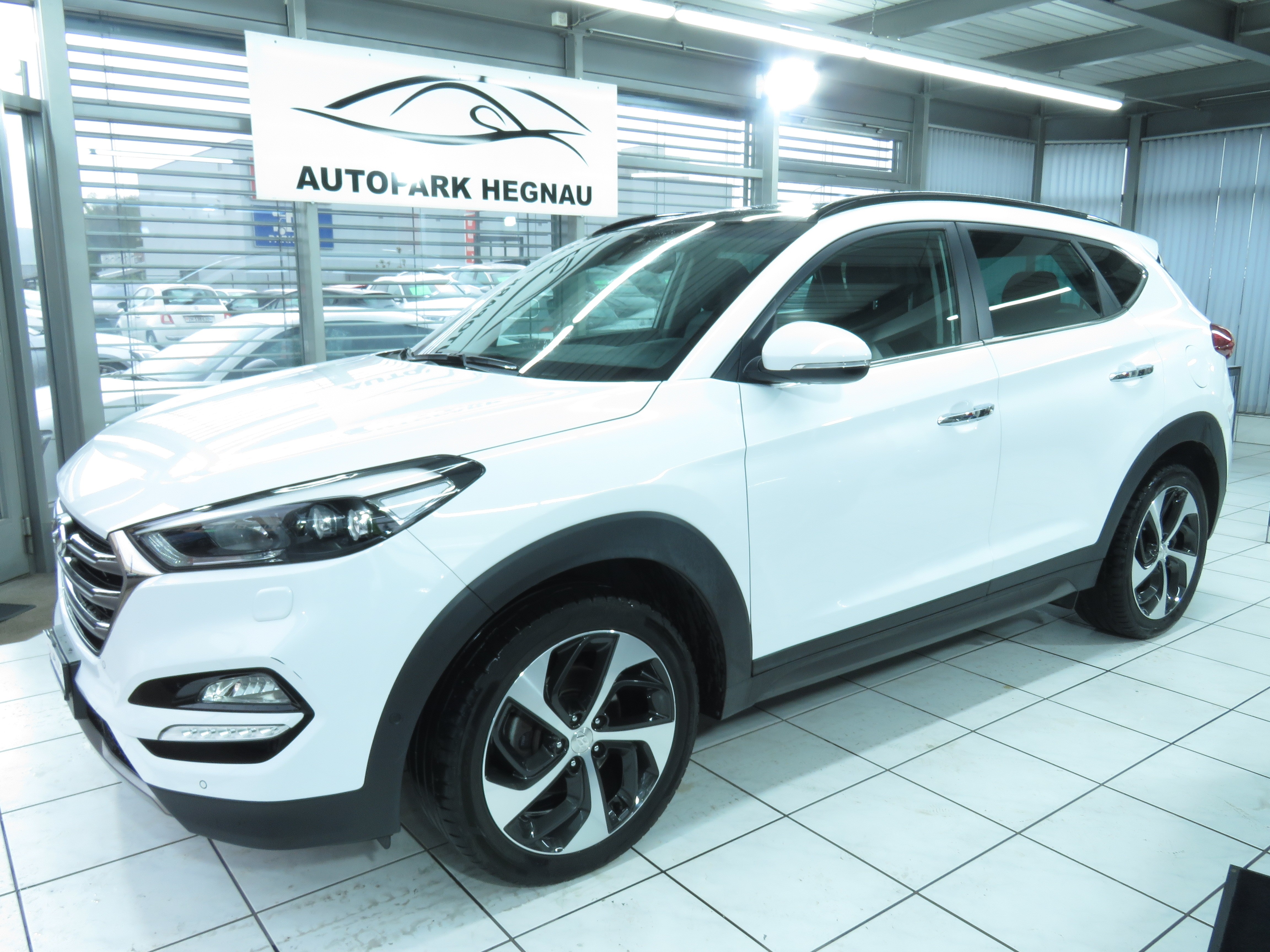 HYUNDAI Tucson 2.0 CRDI Vertex 4WD Automat (AHK 1.9 t)