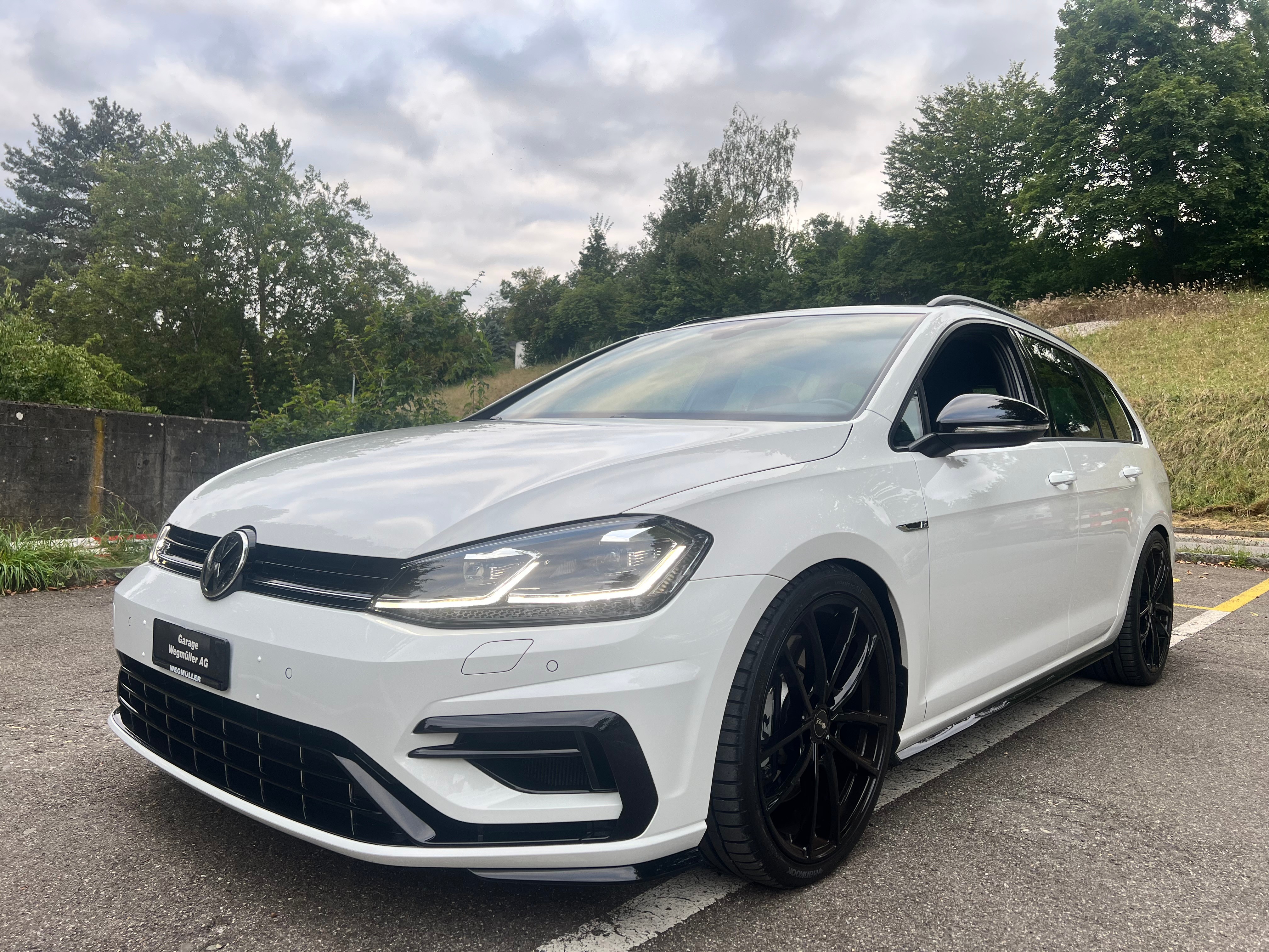 VW Golf Variant 2.0 TSI R 4Motion DSG