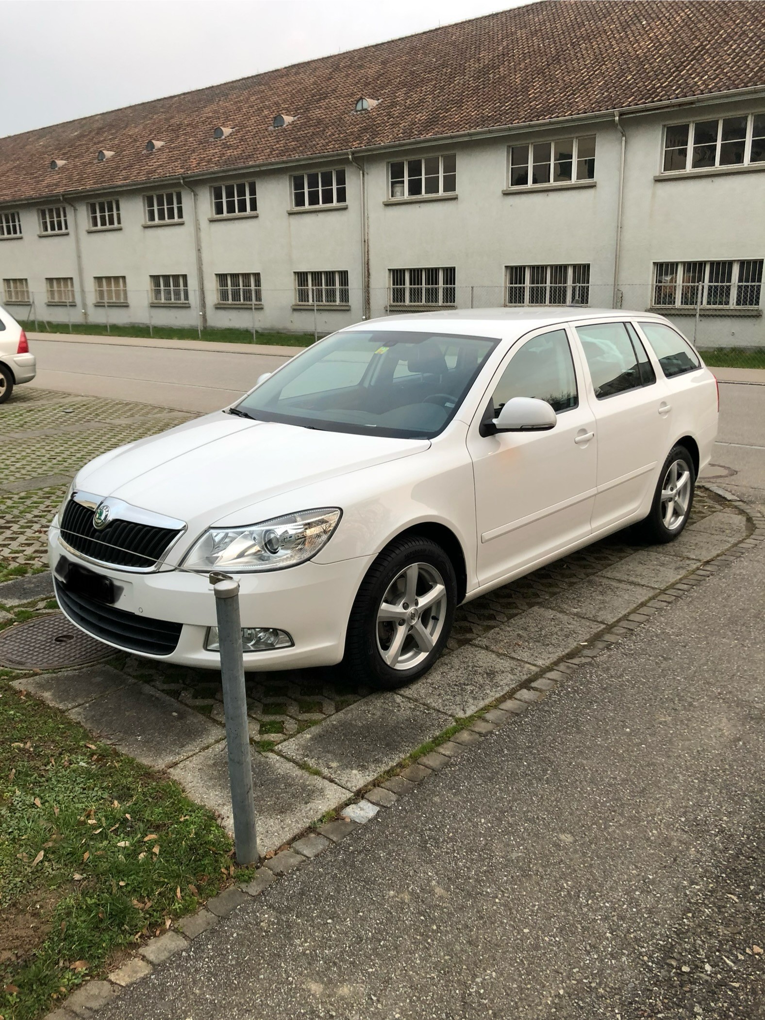 SKODA Octavia Combi 2.0 TDI Elegance DSG