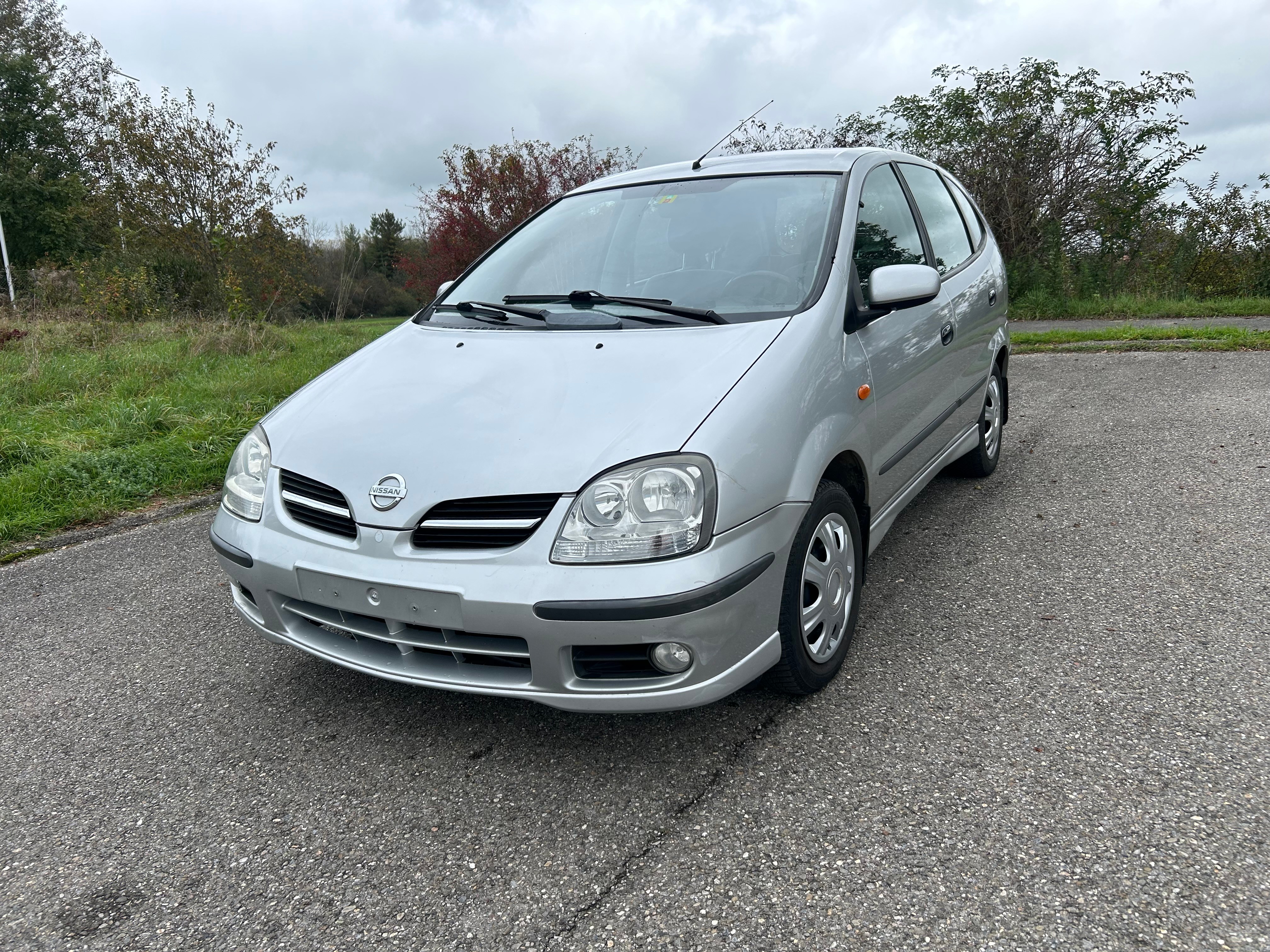 NISSAN Almera Tino 1.8 16V acenta