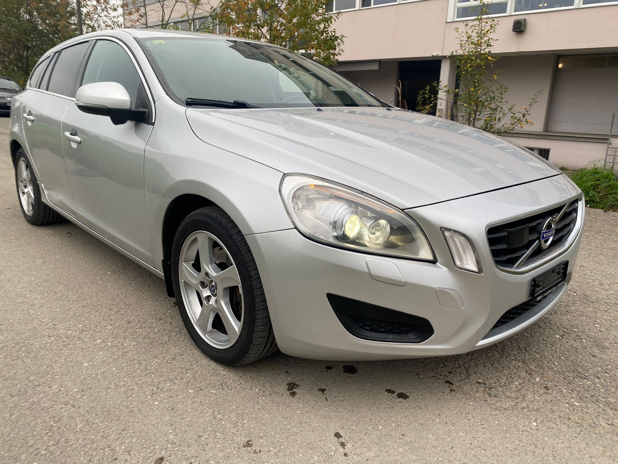 VOLVO V60 D5 AWD Geartronic MFK 15.01.2024