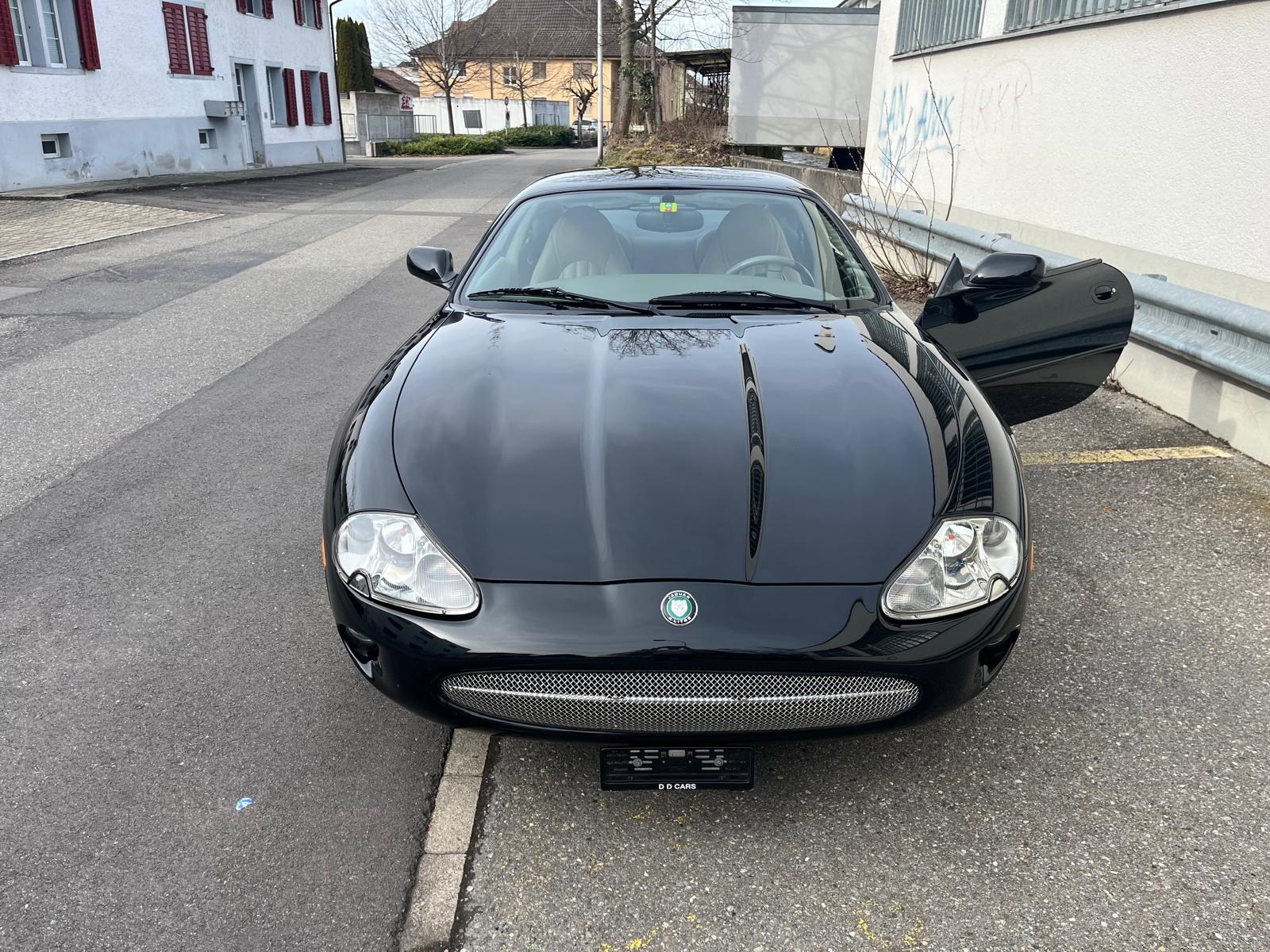 JAGUAR XK8 Coupé