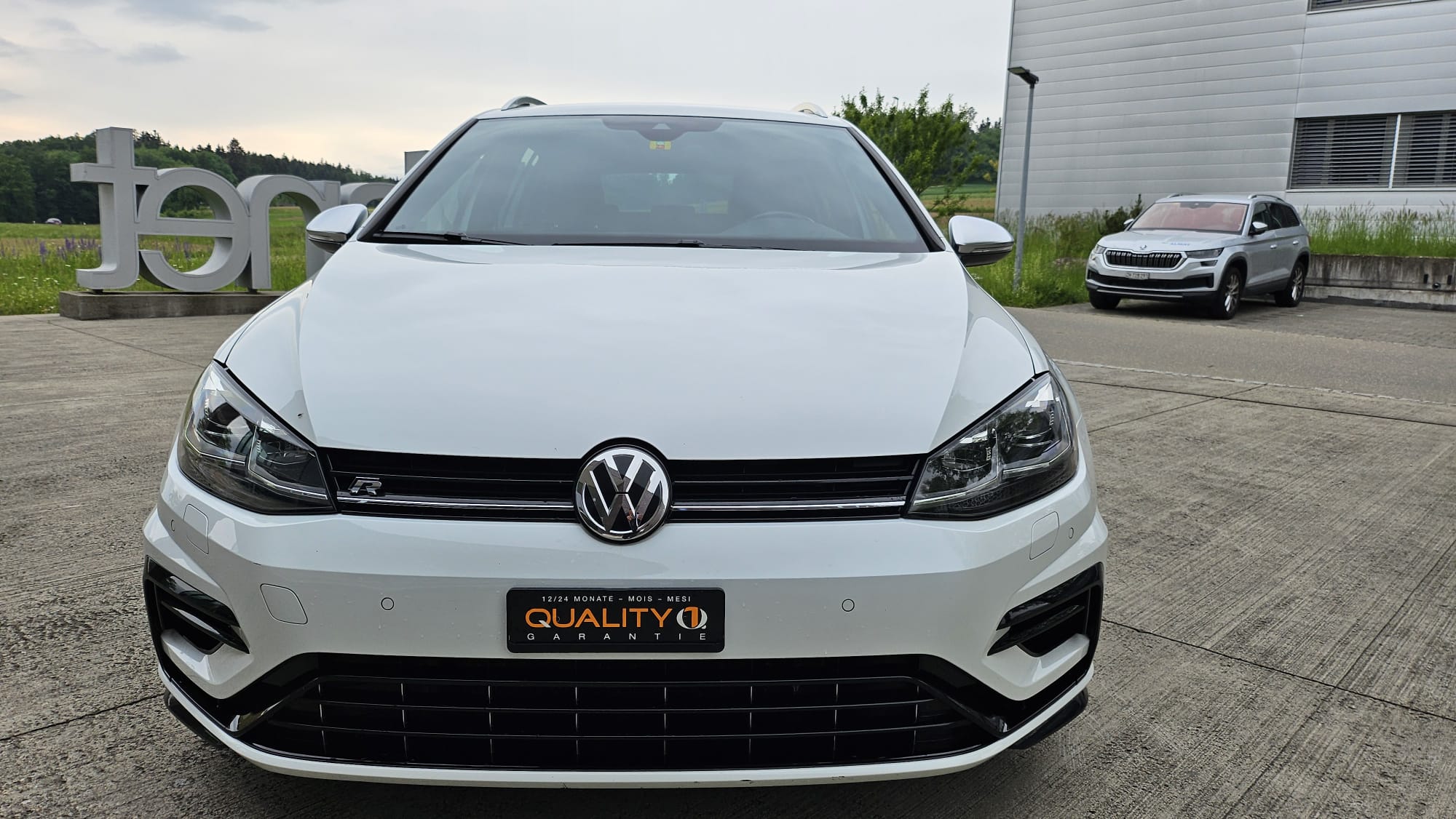 VW Golf Variant 2.0 TSI R 4Motion DSG