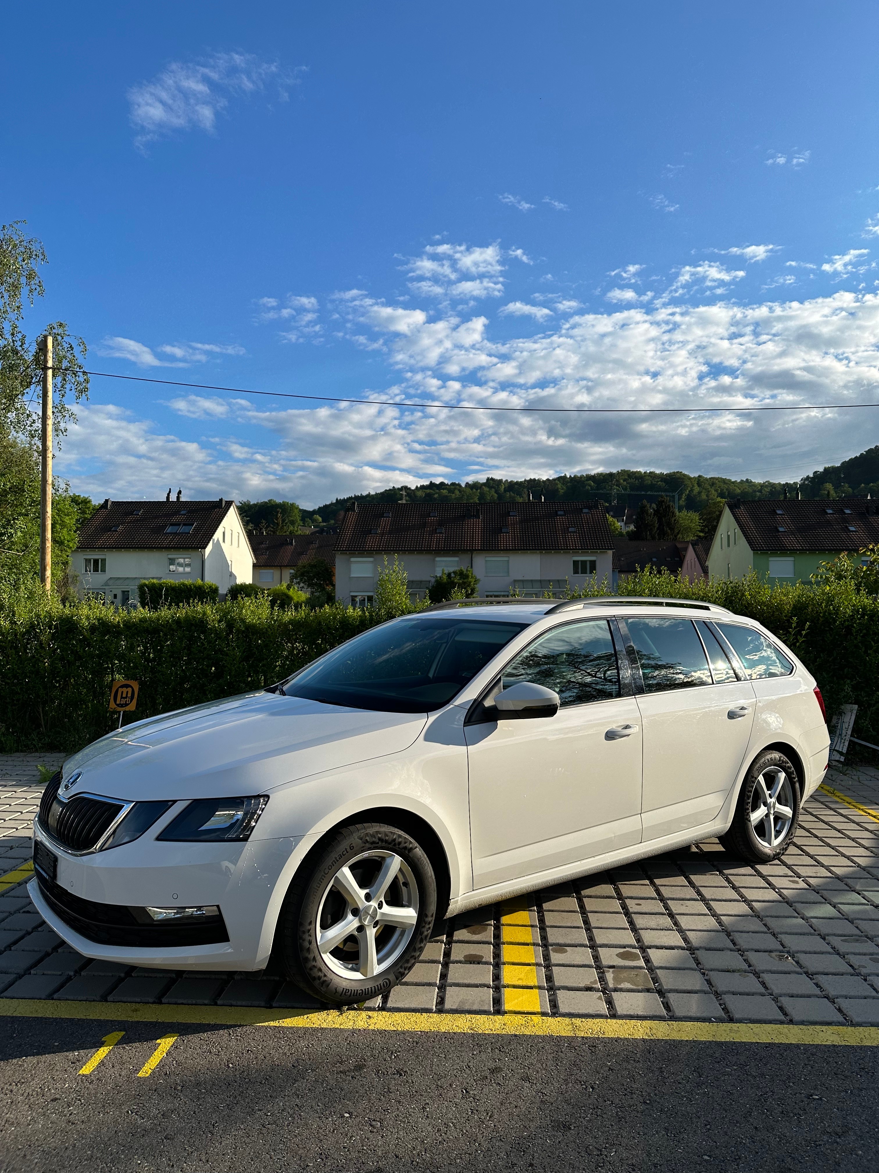 SKODA Octavia Combi 2.0 TDI Ambition DSG