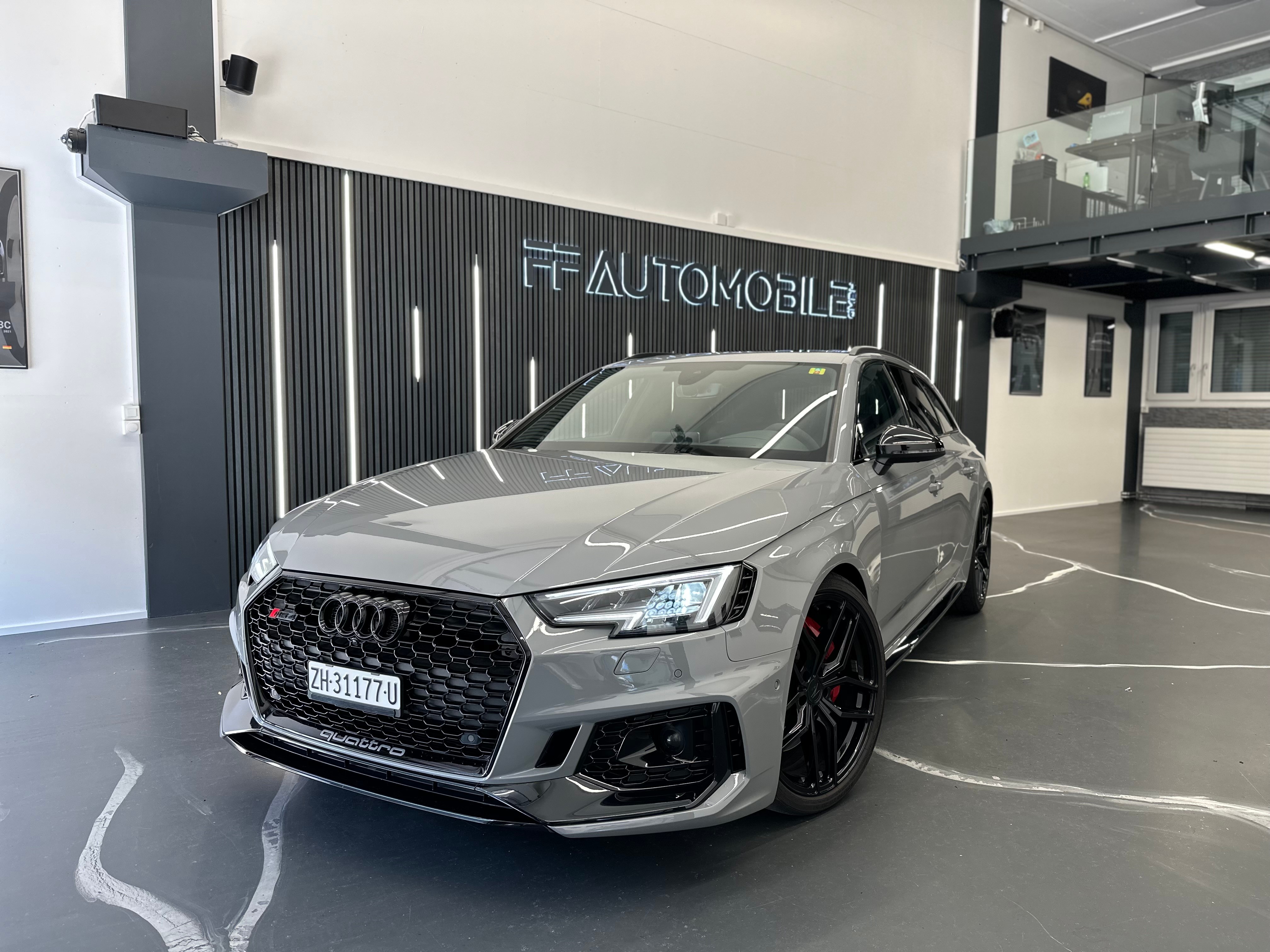 AUDI RS4 Avant 2.9 TFSI quattro tiptronic