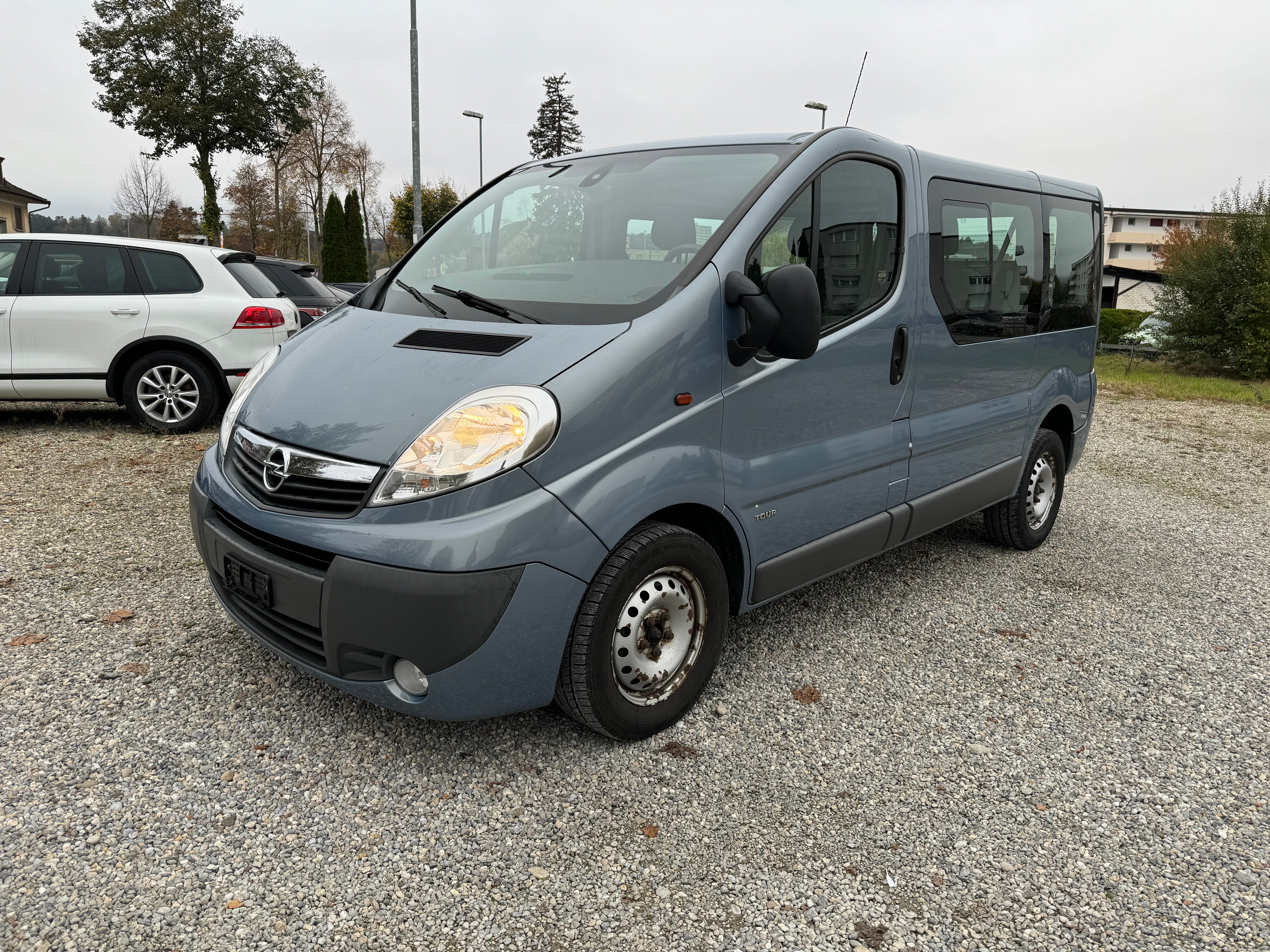 OPEL Vivaro Tour 2.5 CDTI 2.7t L1H1