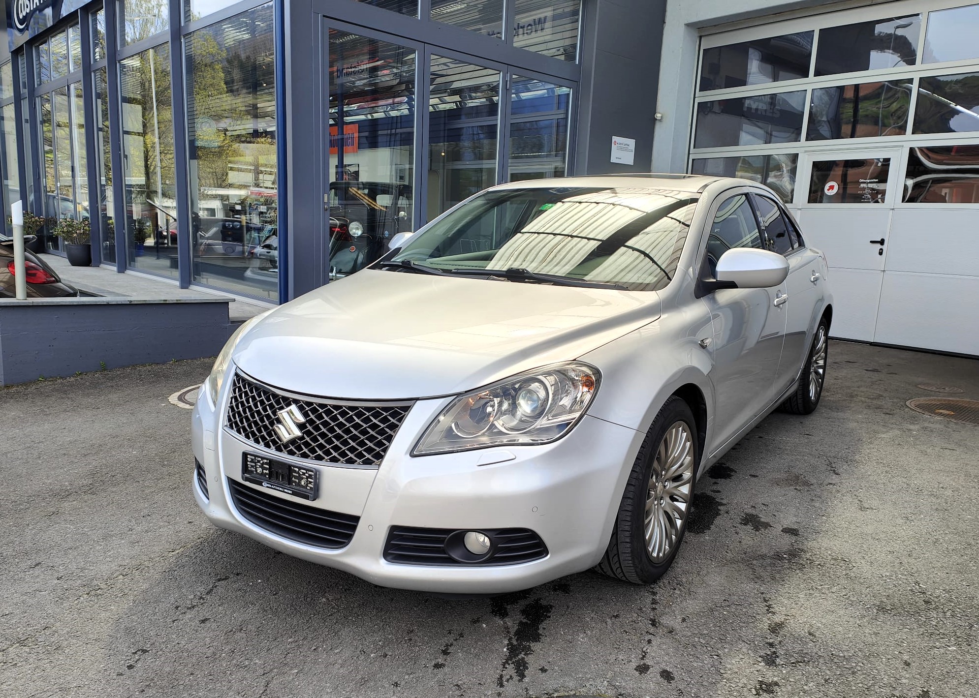 SUZUKI Kizashi 2.4 GL Top 4WD CVT