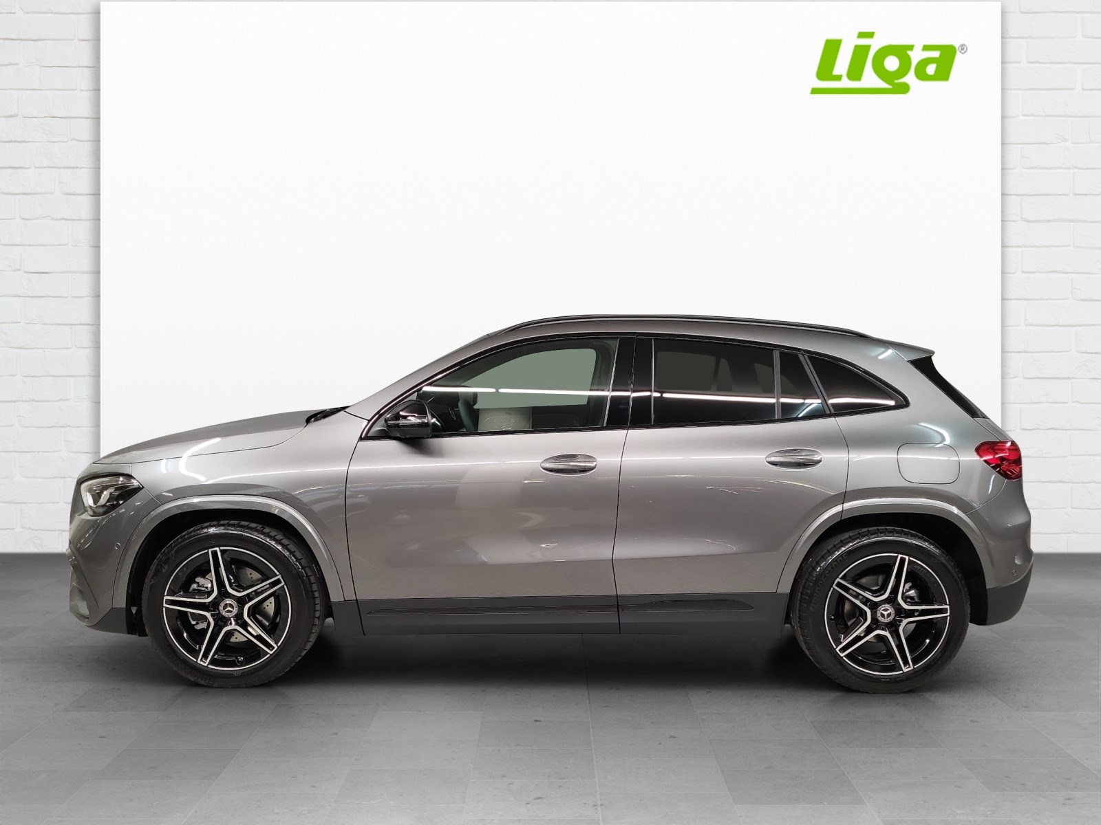 MERCEDES-BENZ GLA 200 AMG Line Night Star