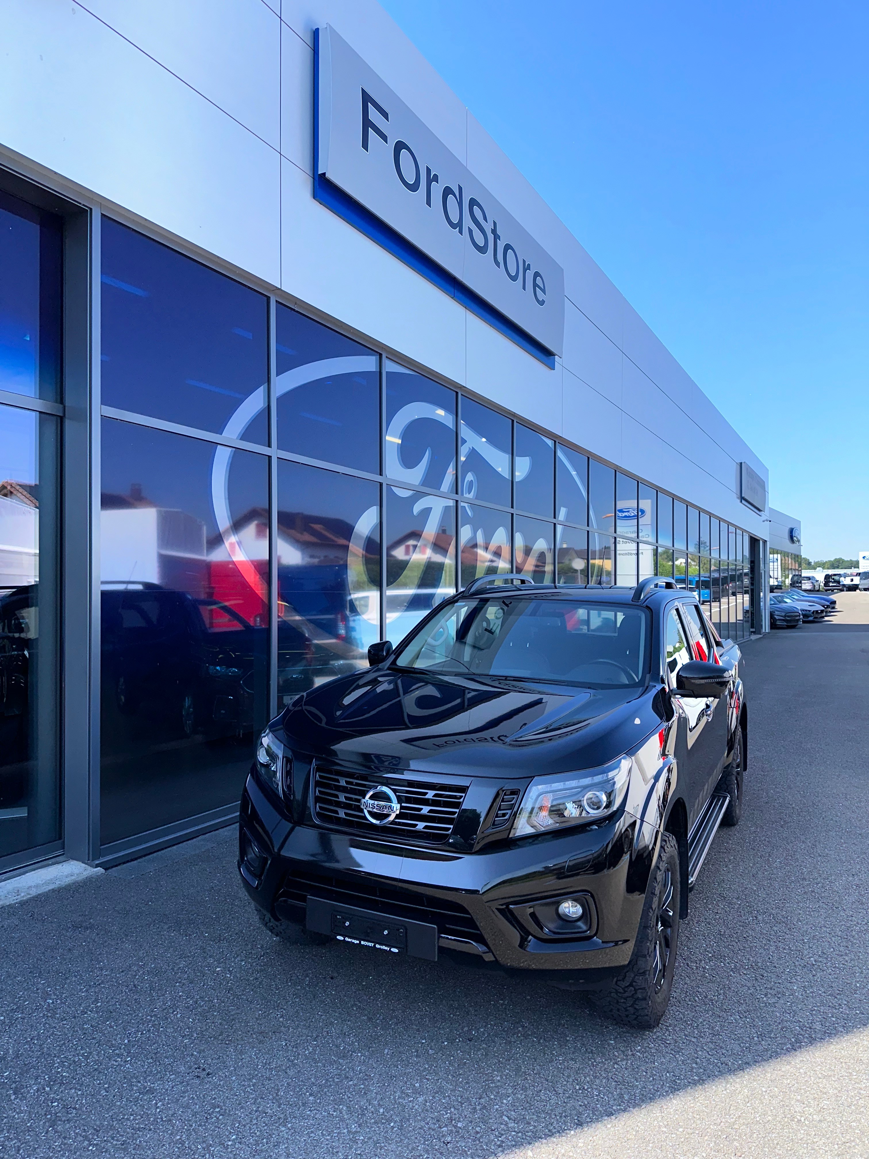 NISSAN Navara 2.3 dCi Double Cab N-Guard