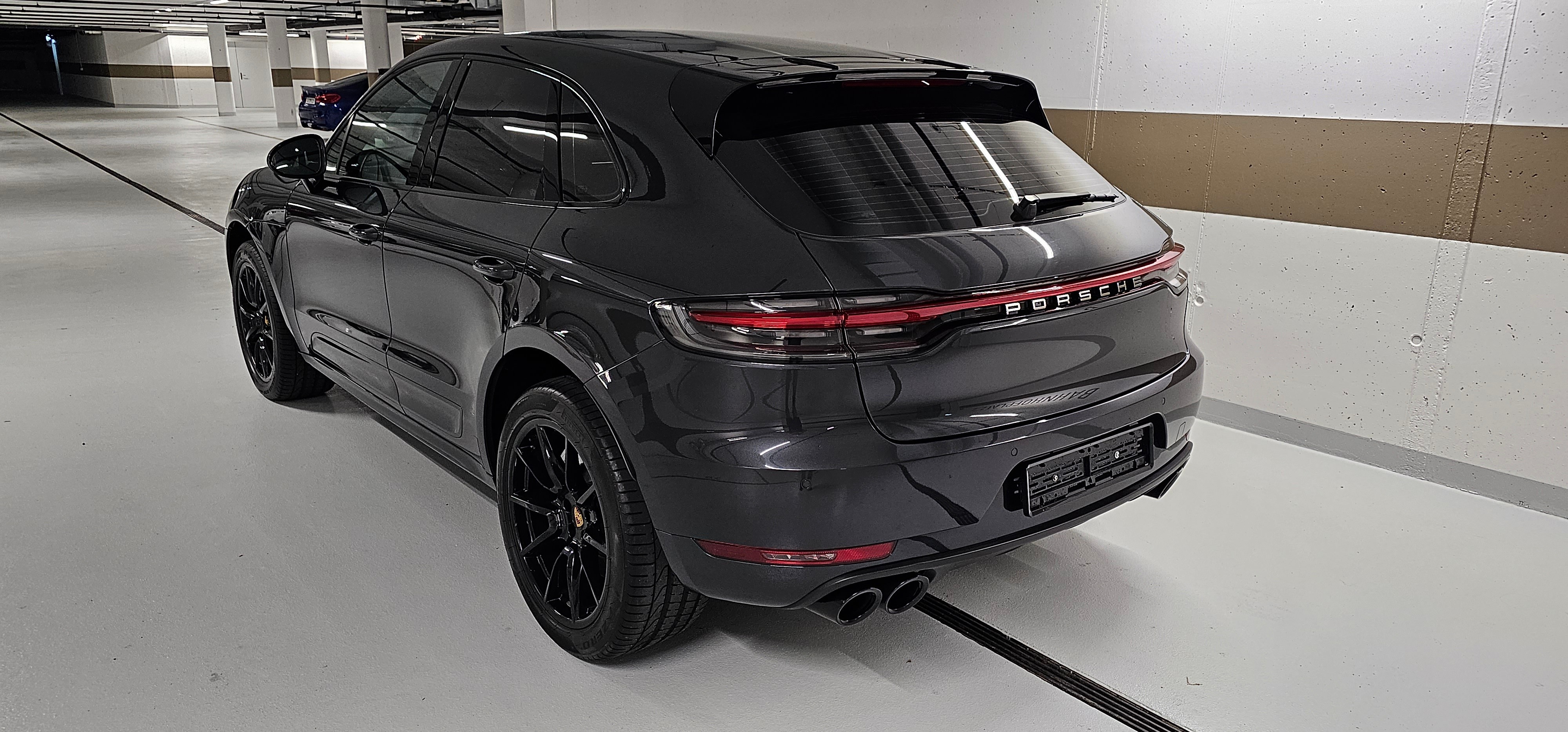 PORSCHE Macan Turbo PDK