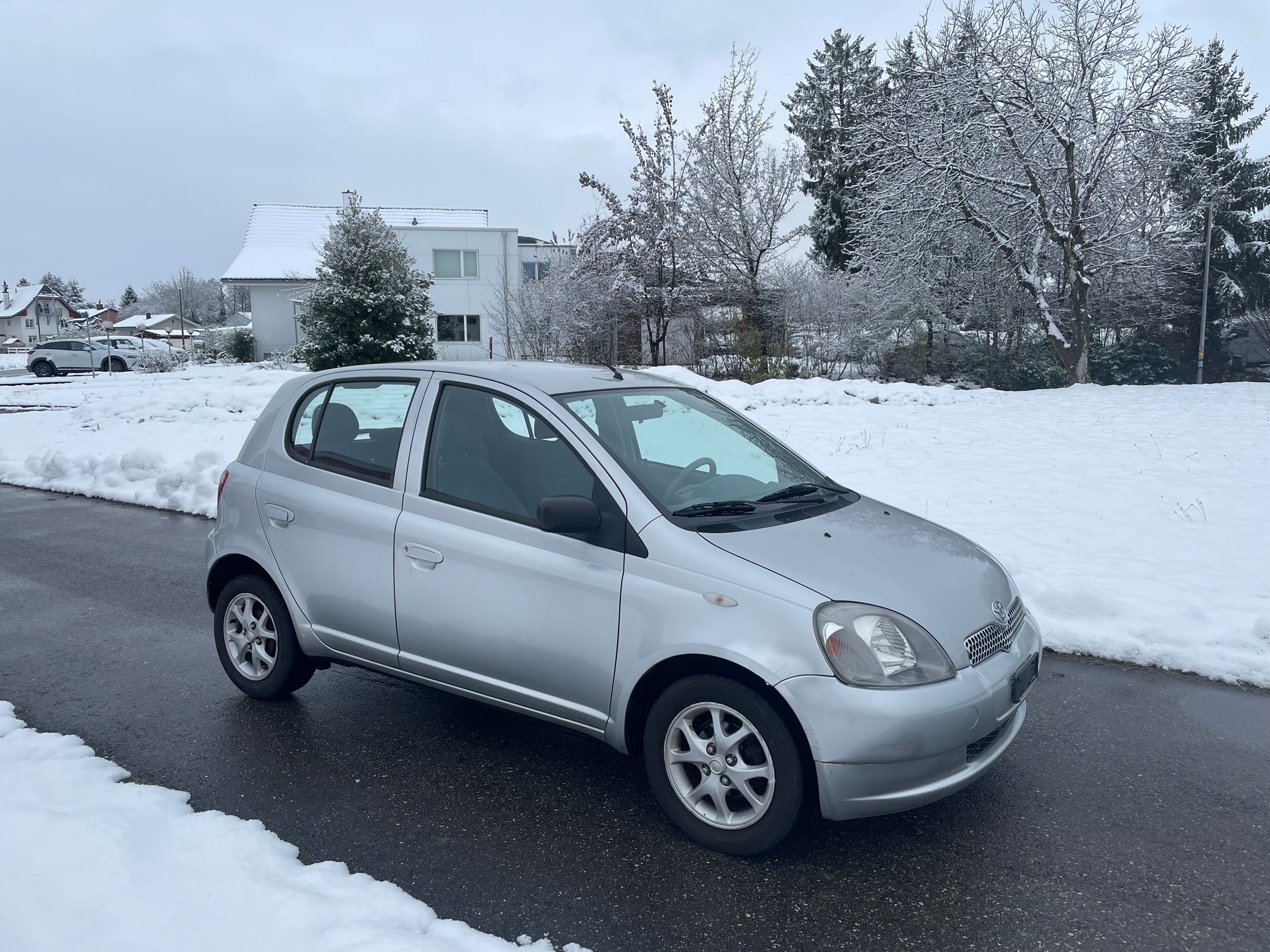 TOYOTA Yaris 1.3 Linea Sol