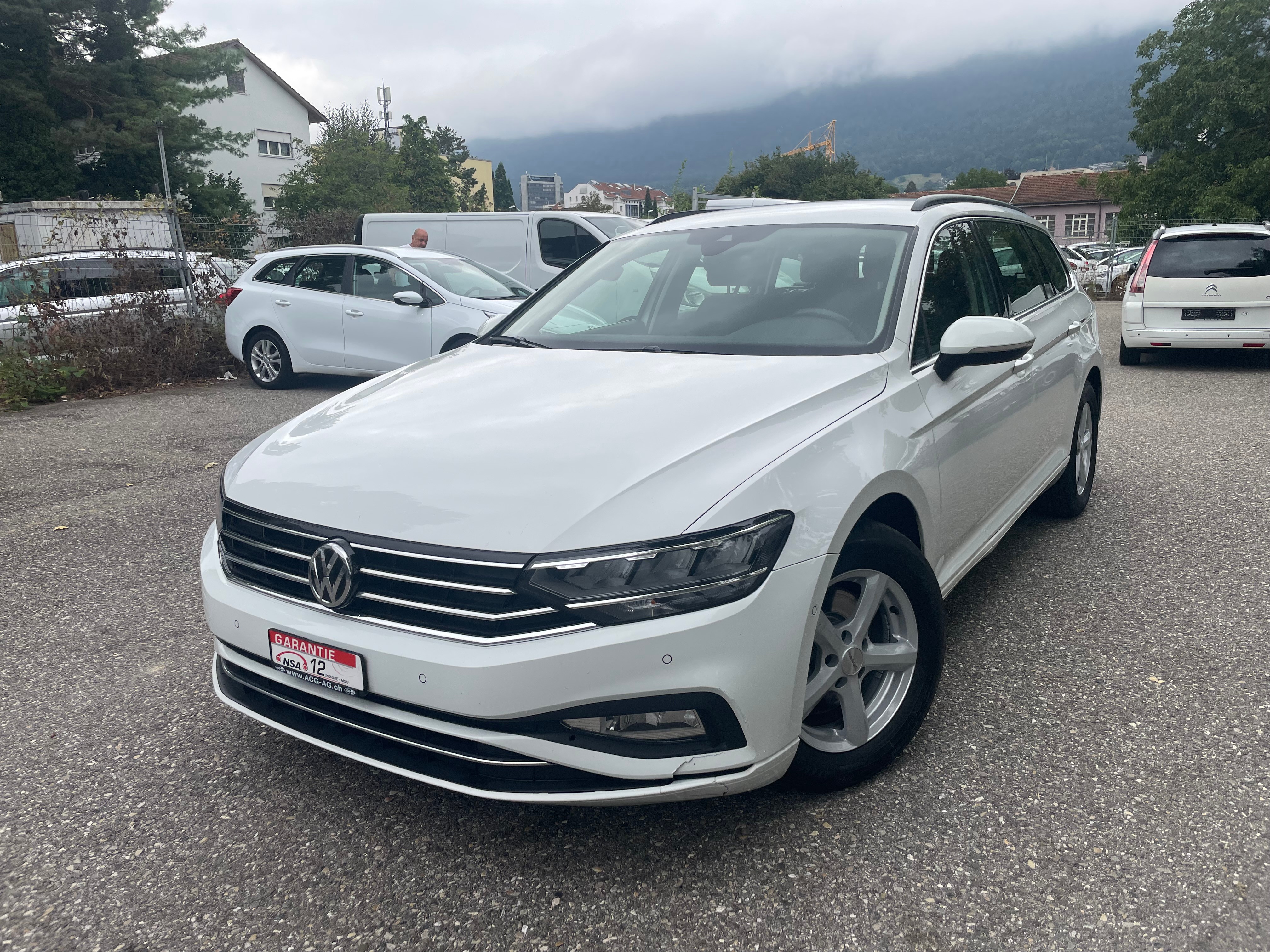 VW Passat Variant 1.6 TDI Business DSG * Gr. Navi * Xenon * Klima-auto * Tempomat * PDC V&H-Rückfahrkamera *