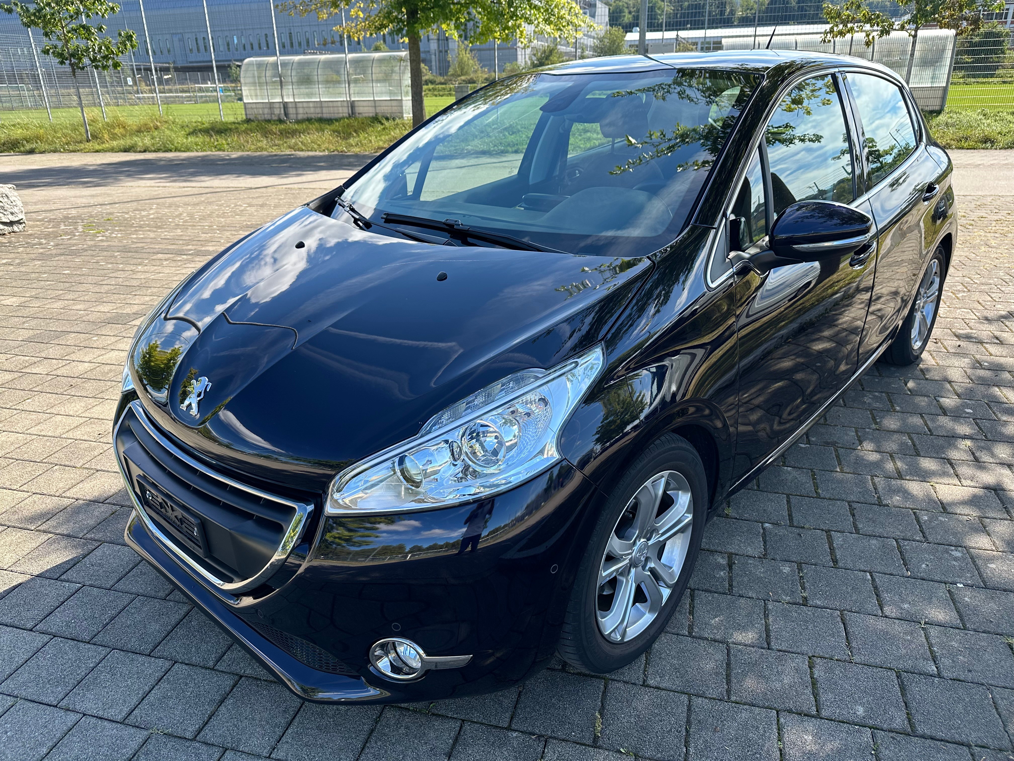 PEUGEOT 208 1.6 VTI Allure Automatik