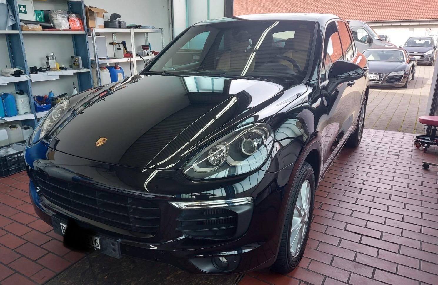 PORSCHE CAYENNE