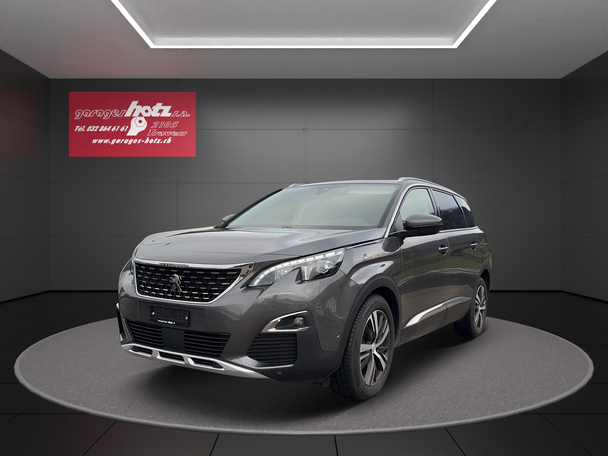 PEUGEOT 5008 1.2 PureTech Allure