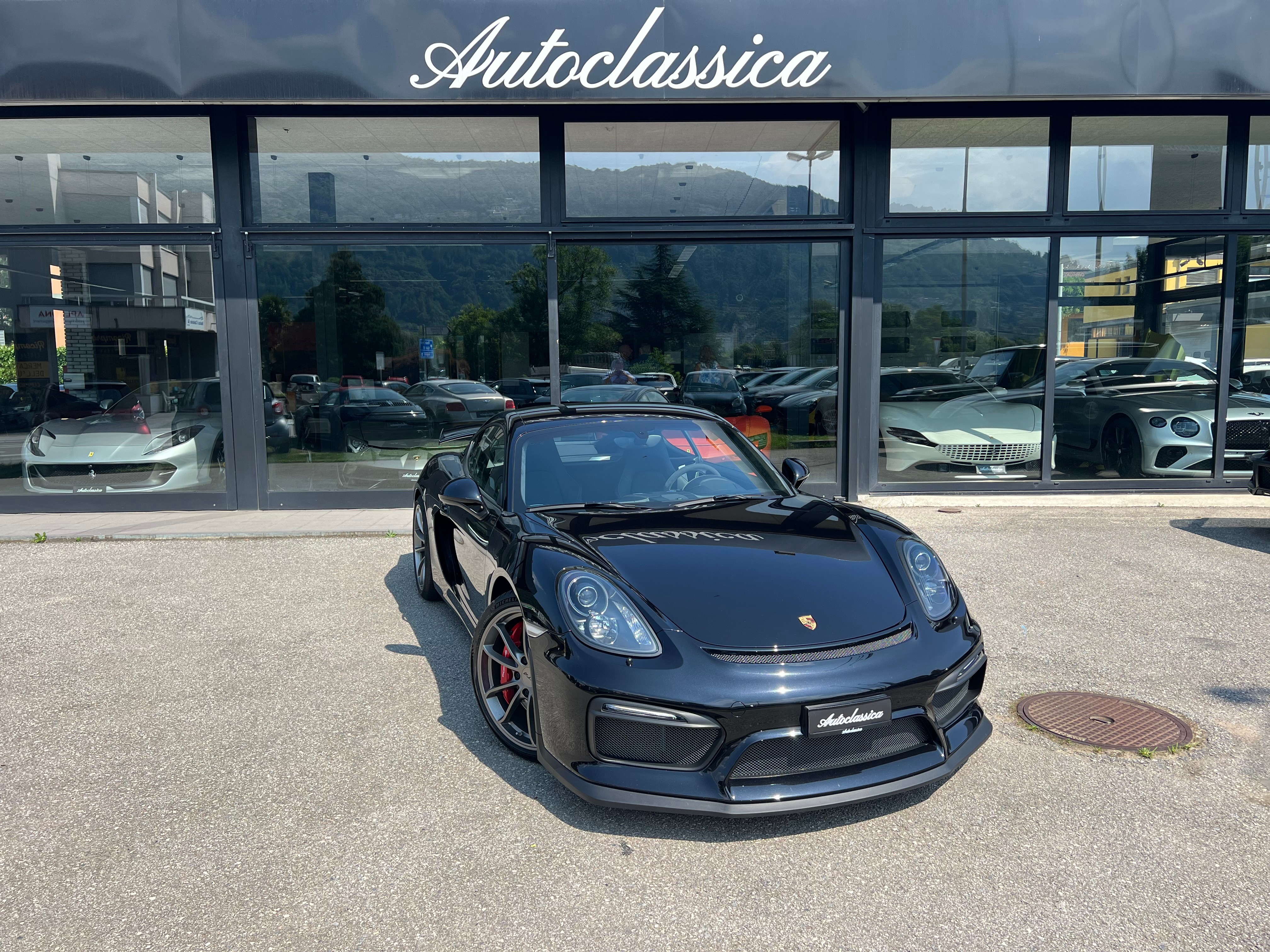 PORSCHE Cayman GT4