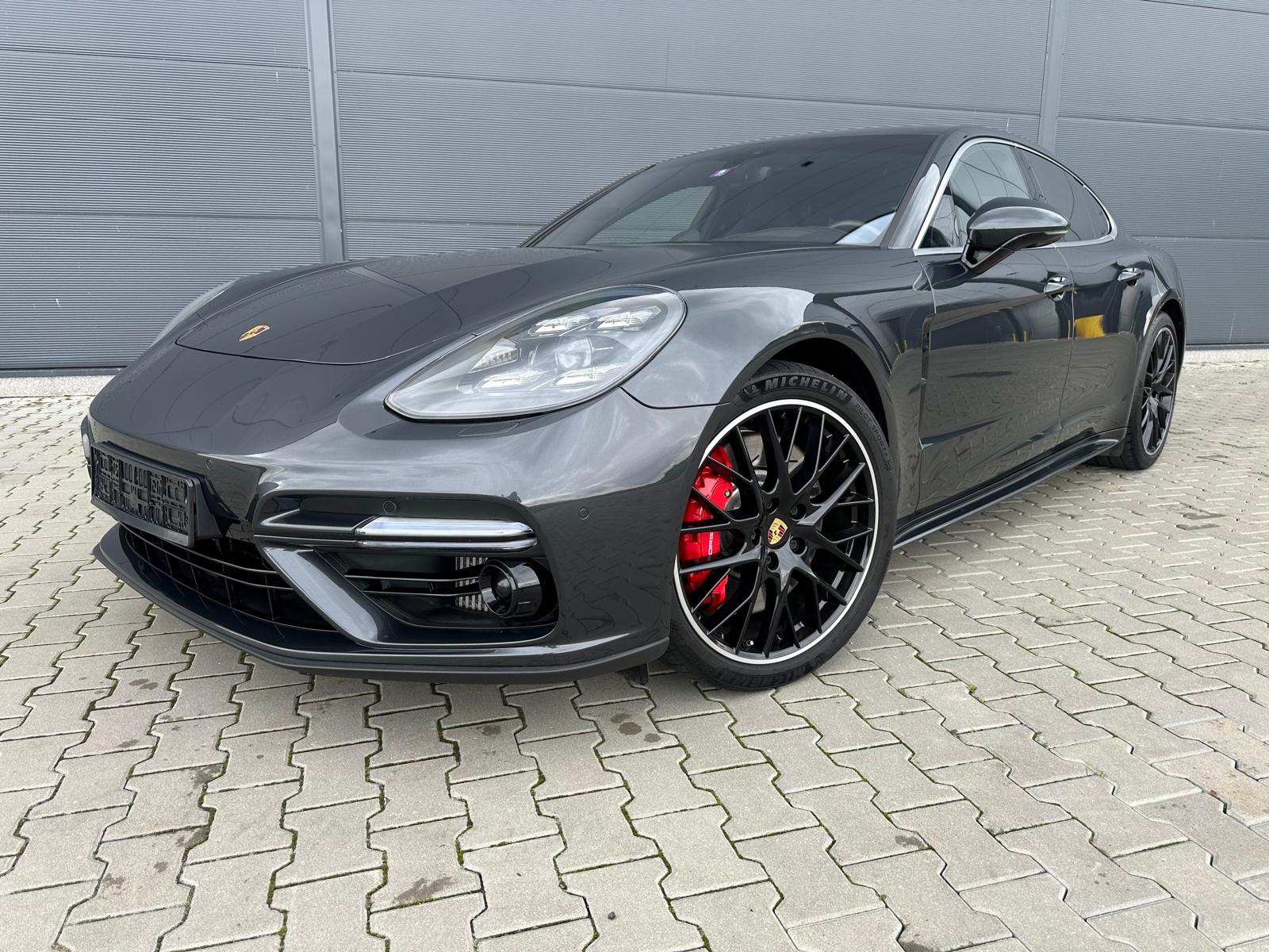 PORSCHE Panamera Turbo PDK