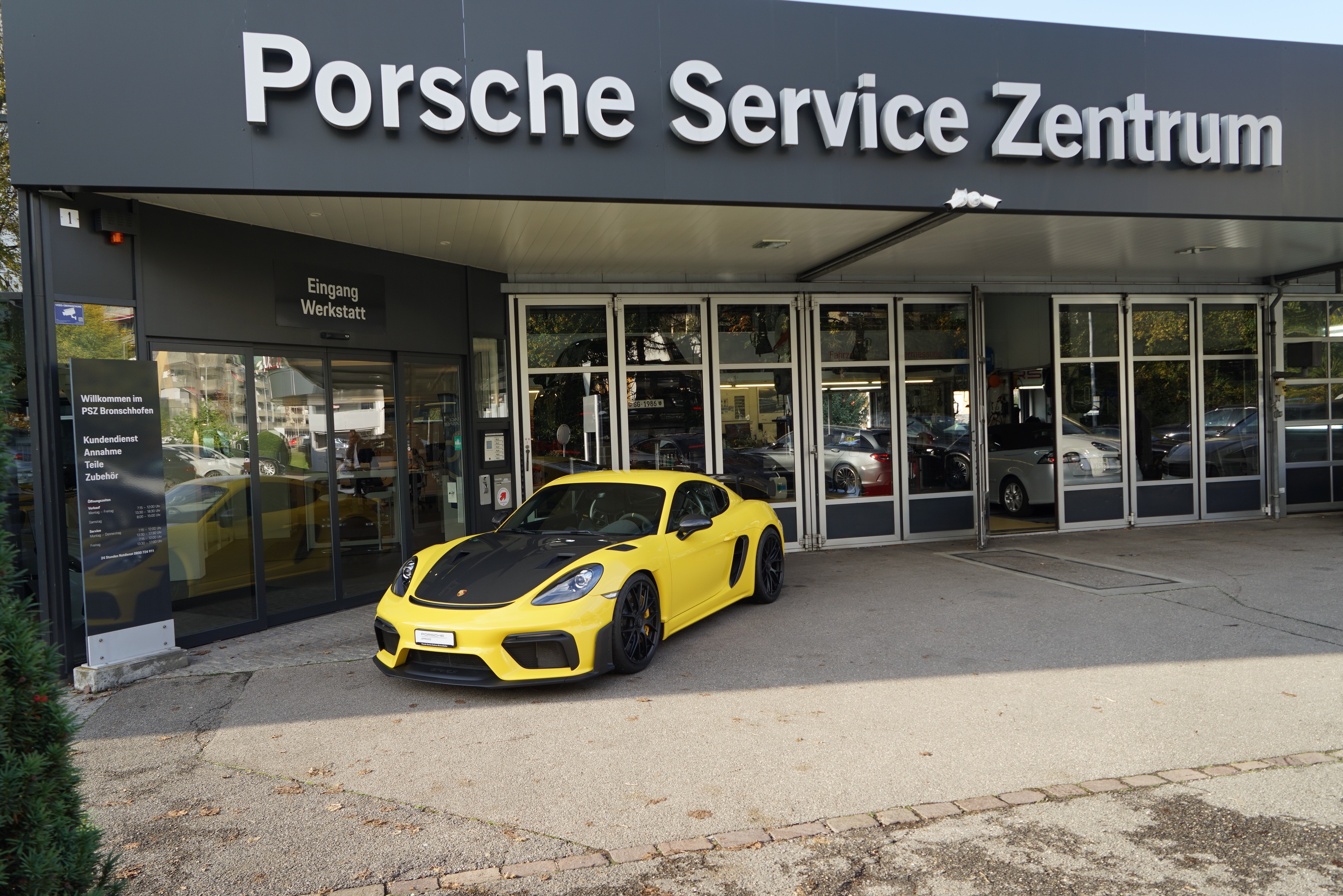 PORSCHE 718 Cayman GT4 RS PDK