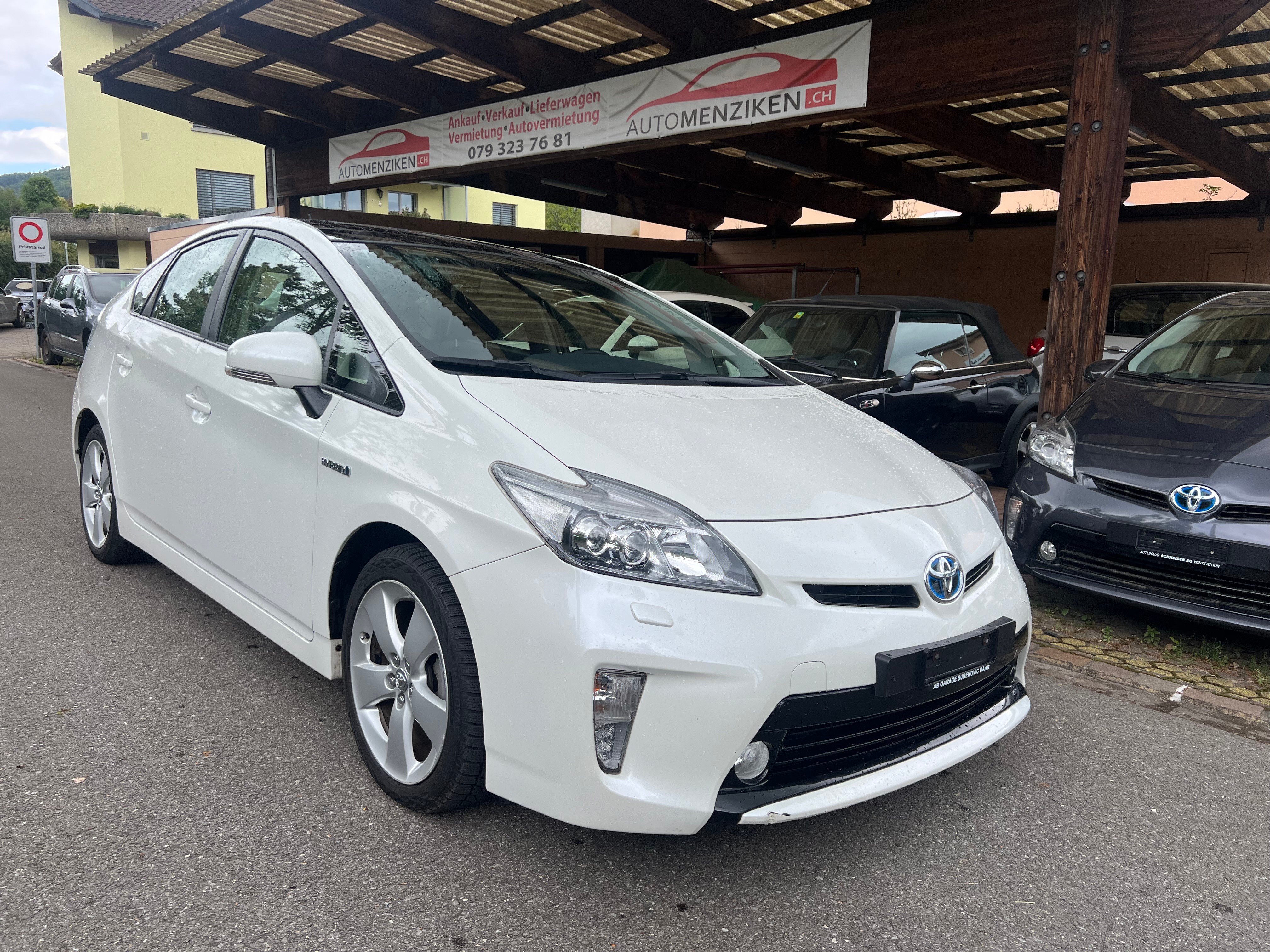 TOYOTA PRIUS